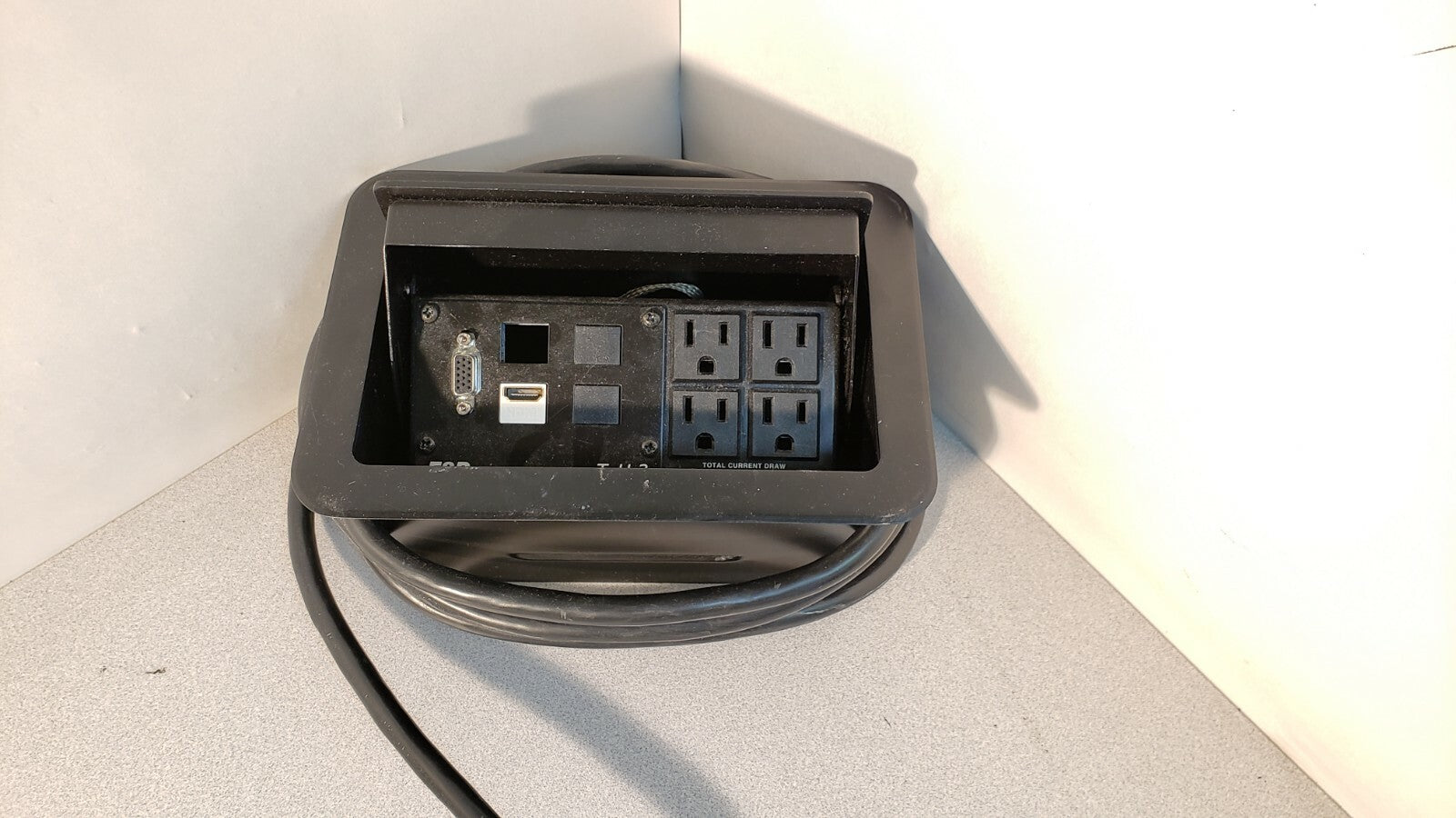 FSR 4SHD Table Top Flip Box AC Duplex Cover T3U-3 Wired Black
