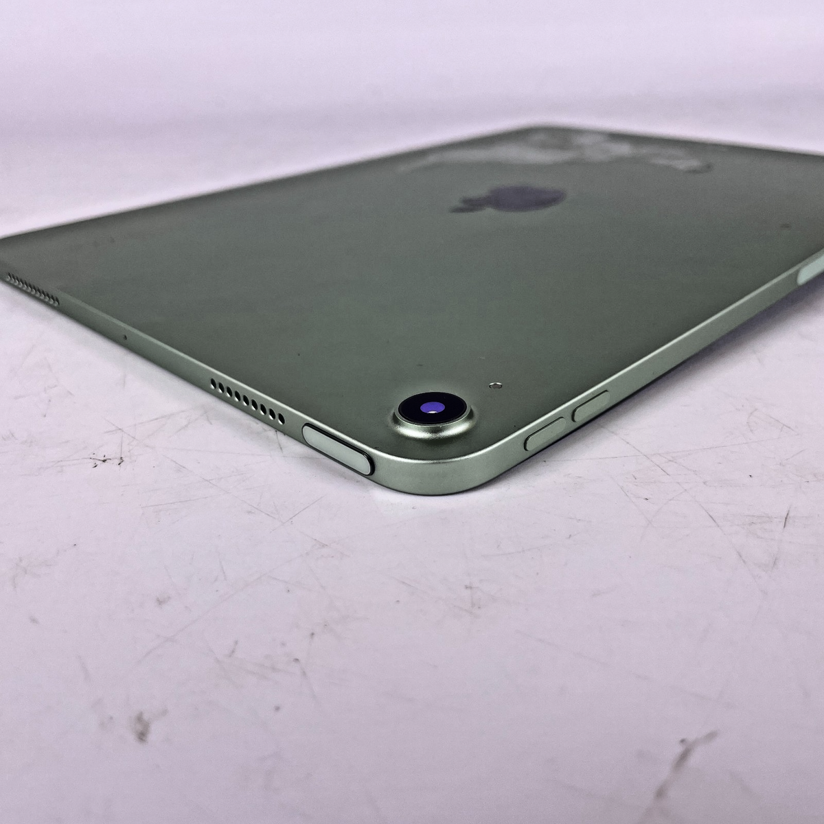Apple iPad Air (4th Gen.) (A2316) 64GB (Wi-Fi) 10.9" screen cracked