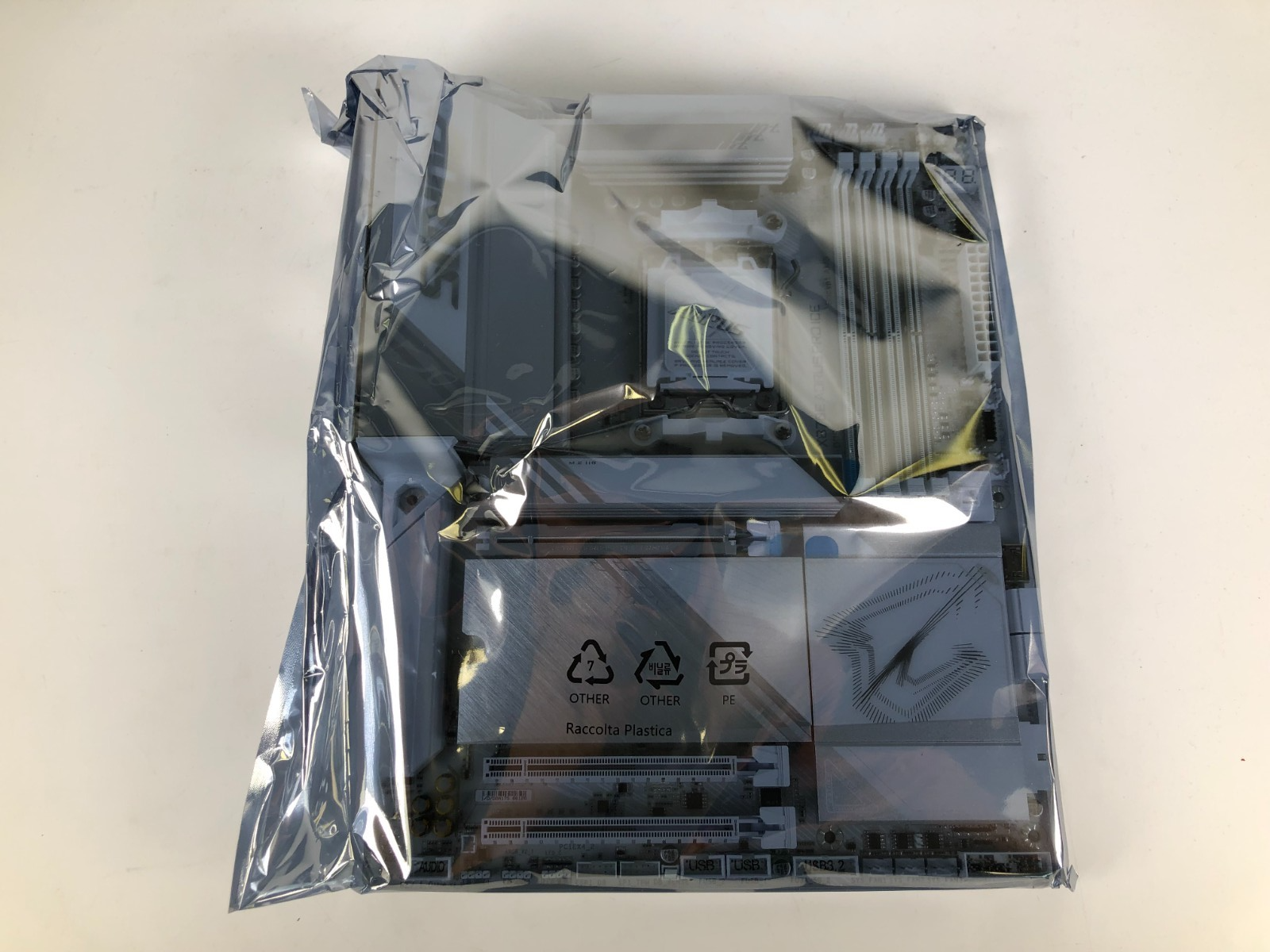 Gigabyte X870E AORUS PRO ICE AMD X870E Socket AM5 ATX Gaming Motherboard