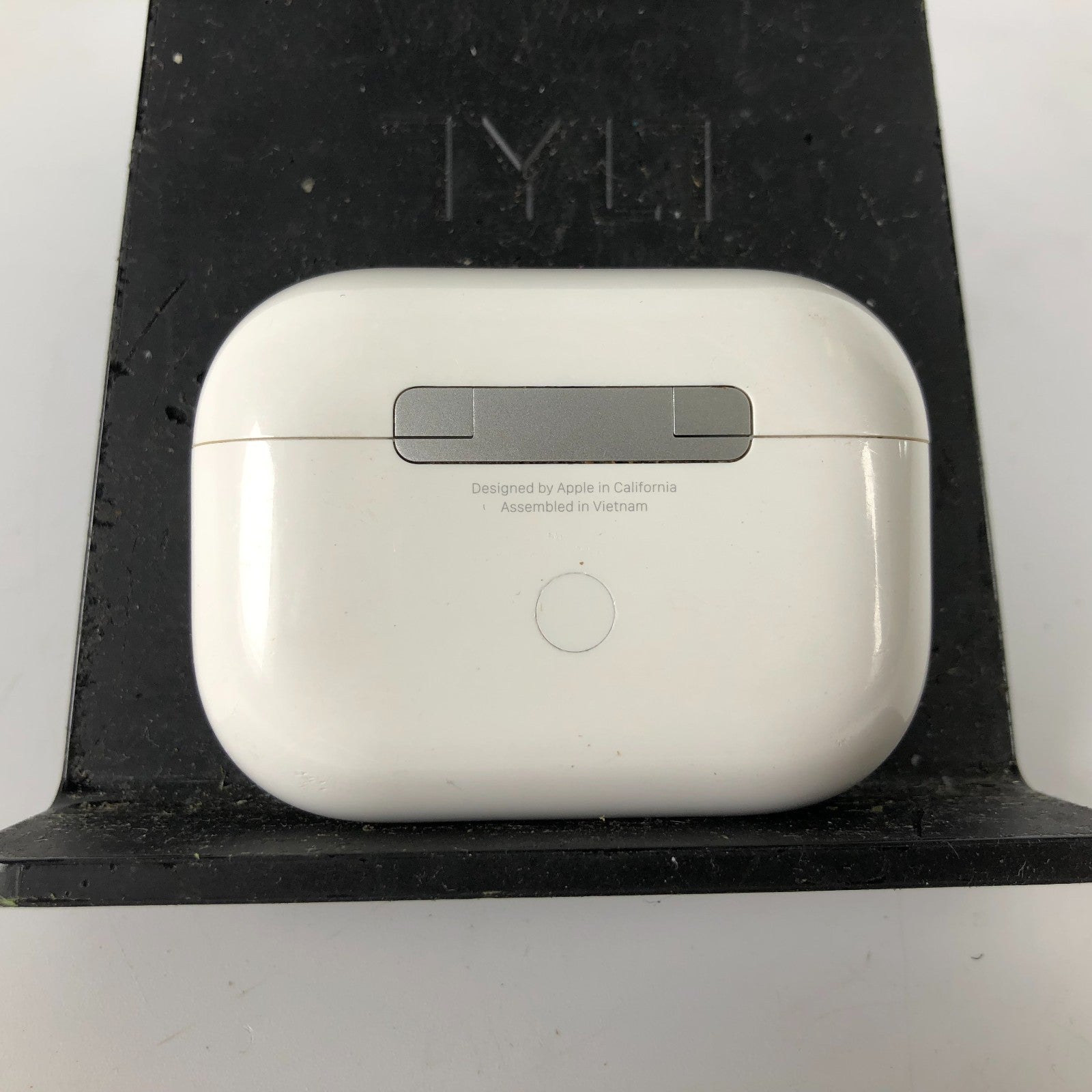 Apple Airpods Pro A2190 (1st gen) Charging Case **NO EAR BUDS**