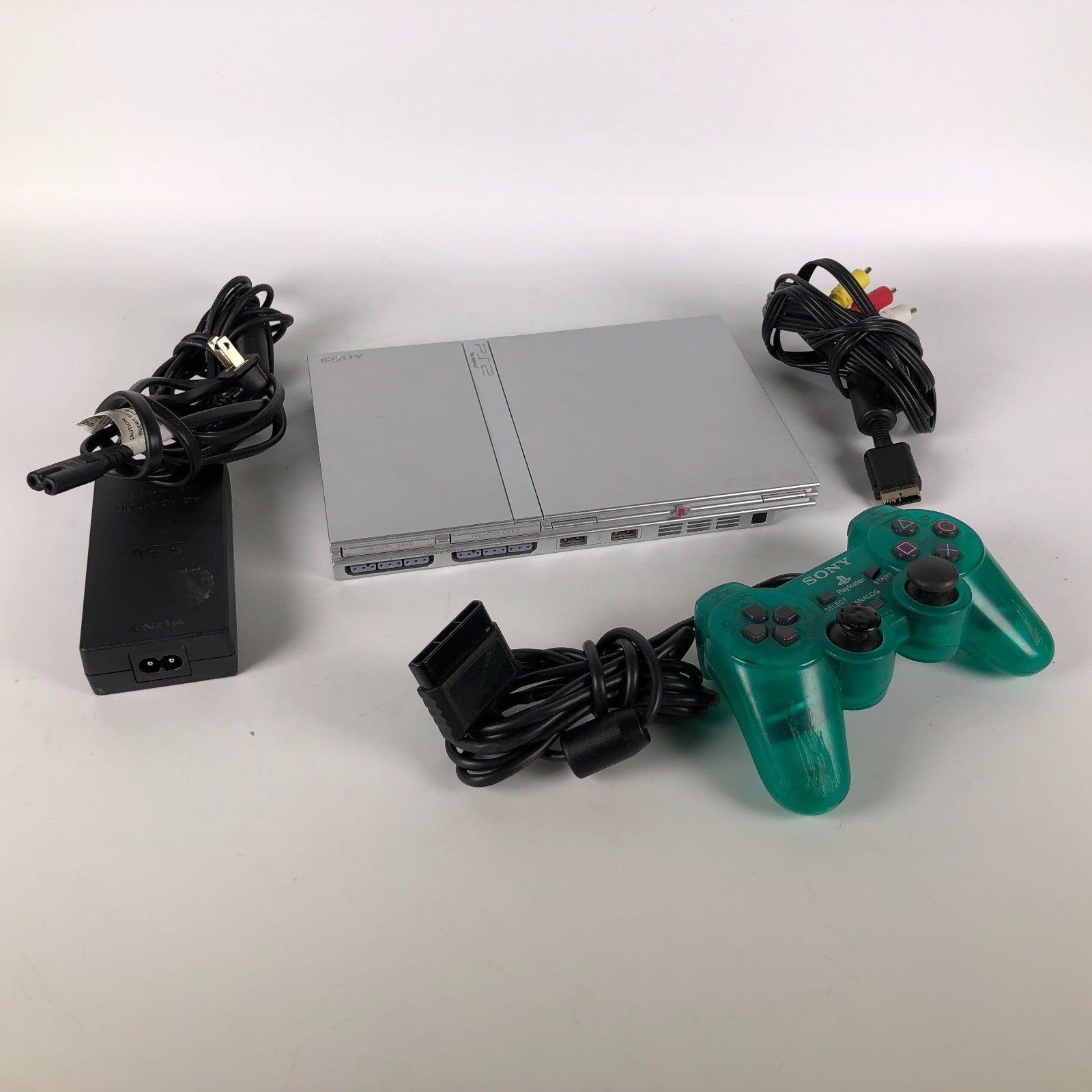 Sony Playstation SCPH-77001 Silver - controller - cables