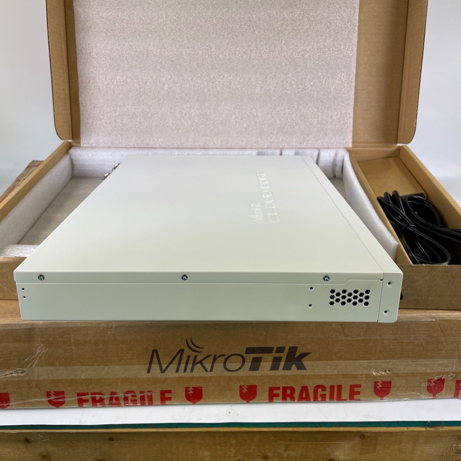 CCR1072-1G-8S+ Mikrotik Cloud Core router 72 core CPU 8X SFP+ Ports 16GB New OB
