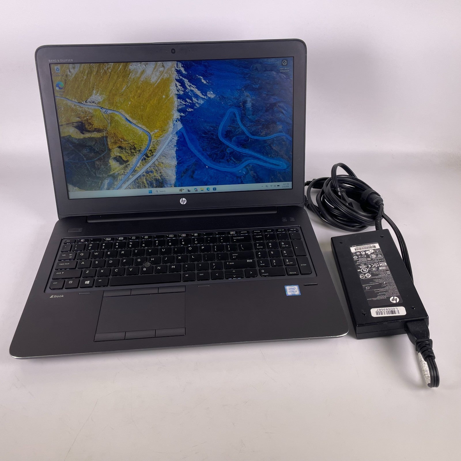 HP ZBook 15 G3 Intel i7-6700GHz 16GB Ram 512 SSD + 512 NVME Windows 11