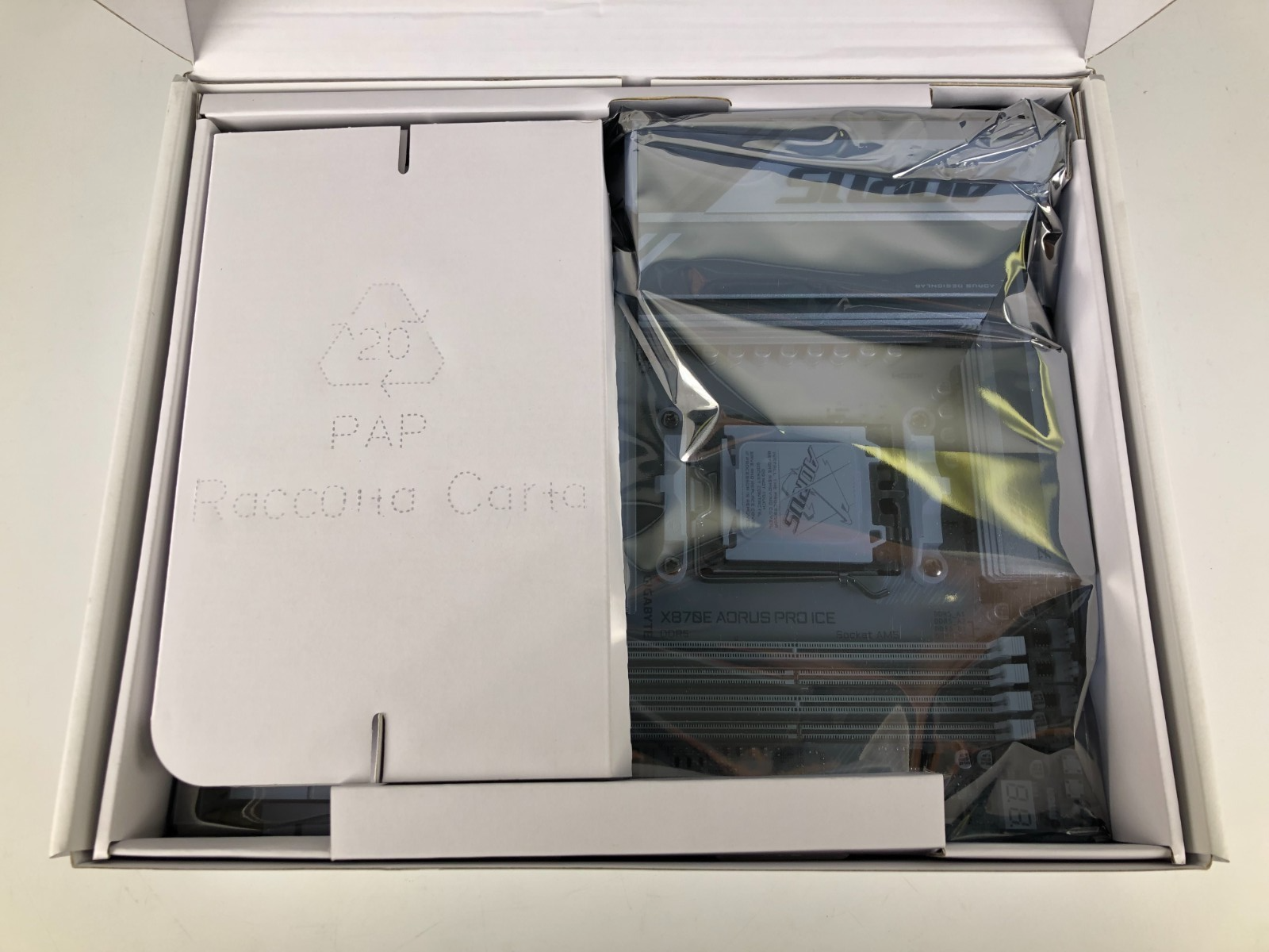 Gigabyte X870E AORUS PRO ICE AMD X870E Socket AM5 ATX Gaming Motherboard