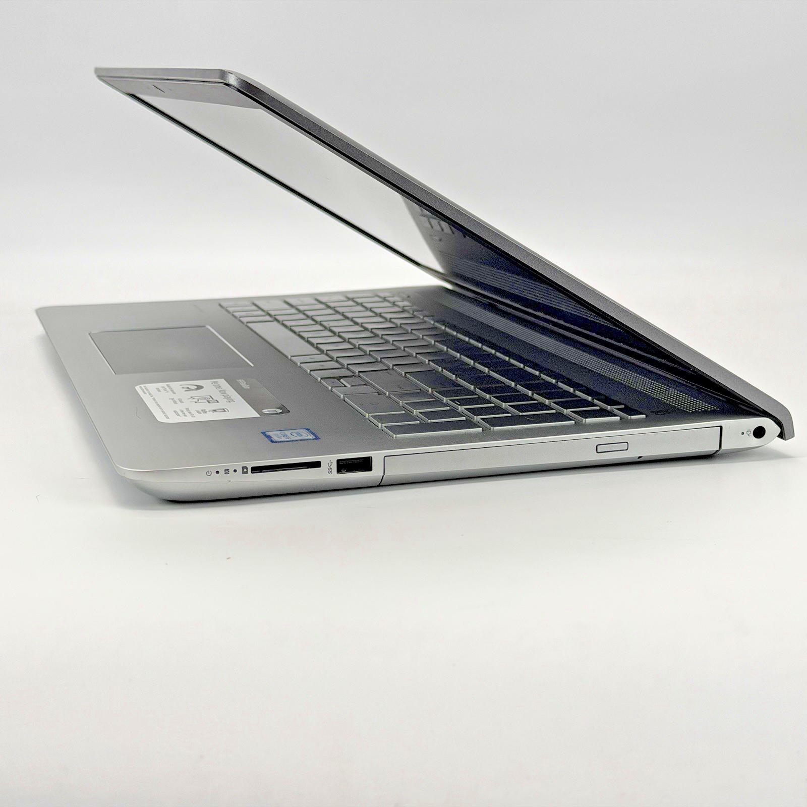 HP Pavilion 15-cc123c intel i5-8250u 1.60 GHz 12 GB RAM 500 GB SSD (NVMe) Win 11