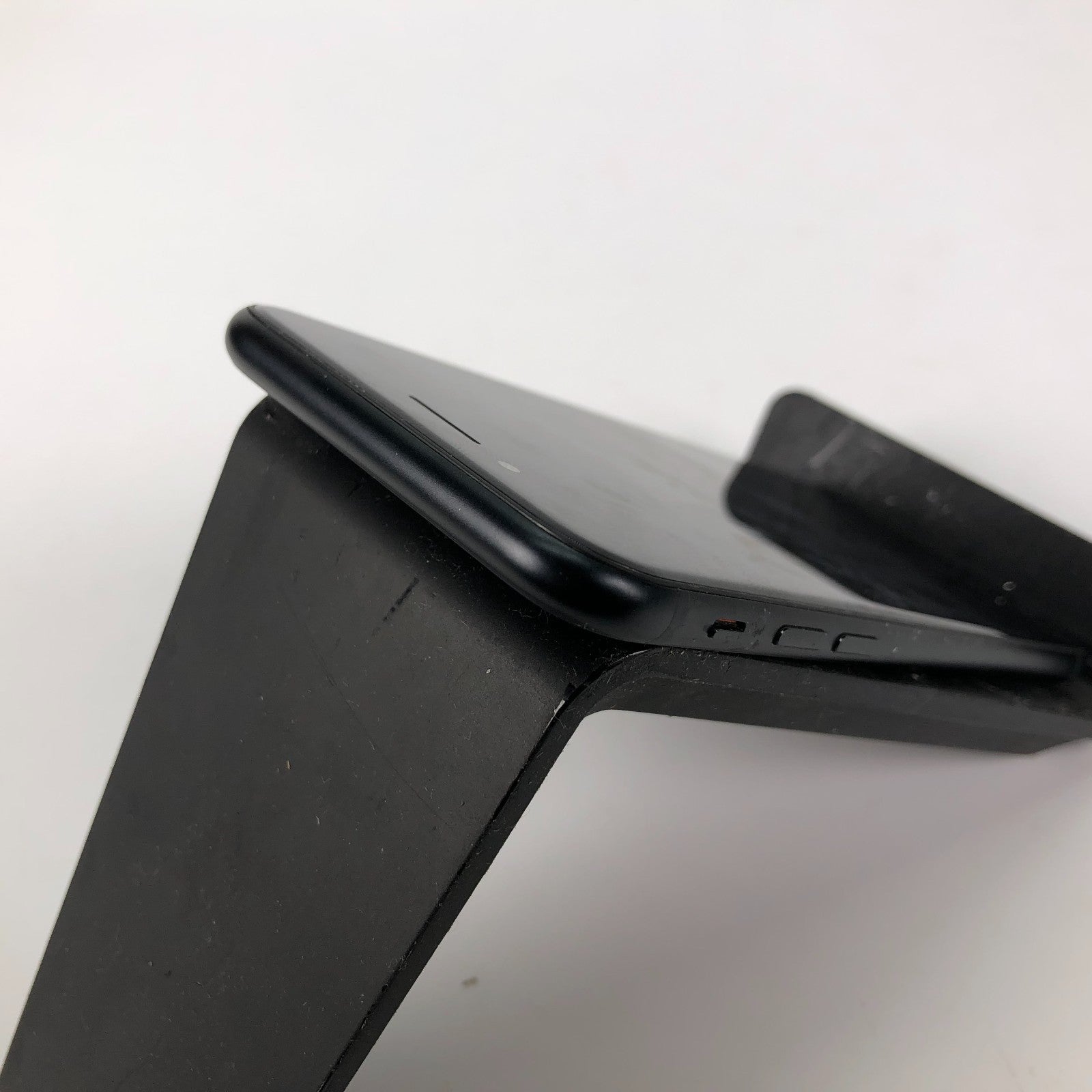 Apple se 3rd gen mmx53ll/a 64GB Verizon