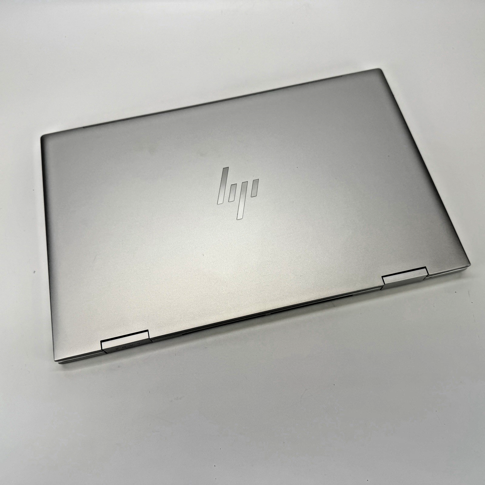 HP Envy x360 touch Intel i5-12th Gen 1.30 GHz 8 GB RAM 256 GB SSD (NVMe) win 11