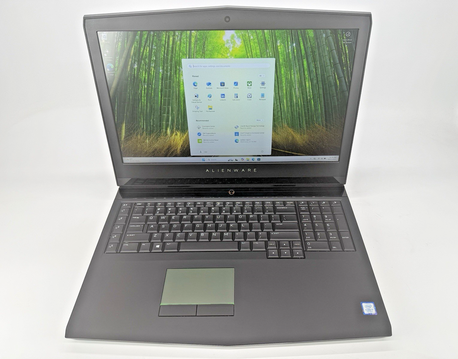 Alenware 17R4 Intel i7-7700HQ 2.80 GHz 32 GB RAM (256 + 500 500 NVMe drives)