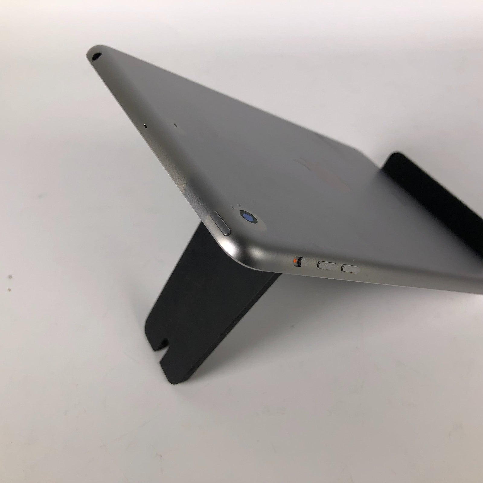 Apple iPad Mini 3rd Gen A1599 7.9" 128GB Wi-Fi MGP32LL/A