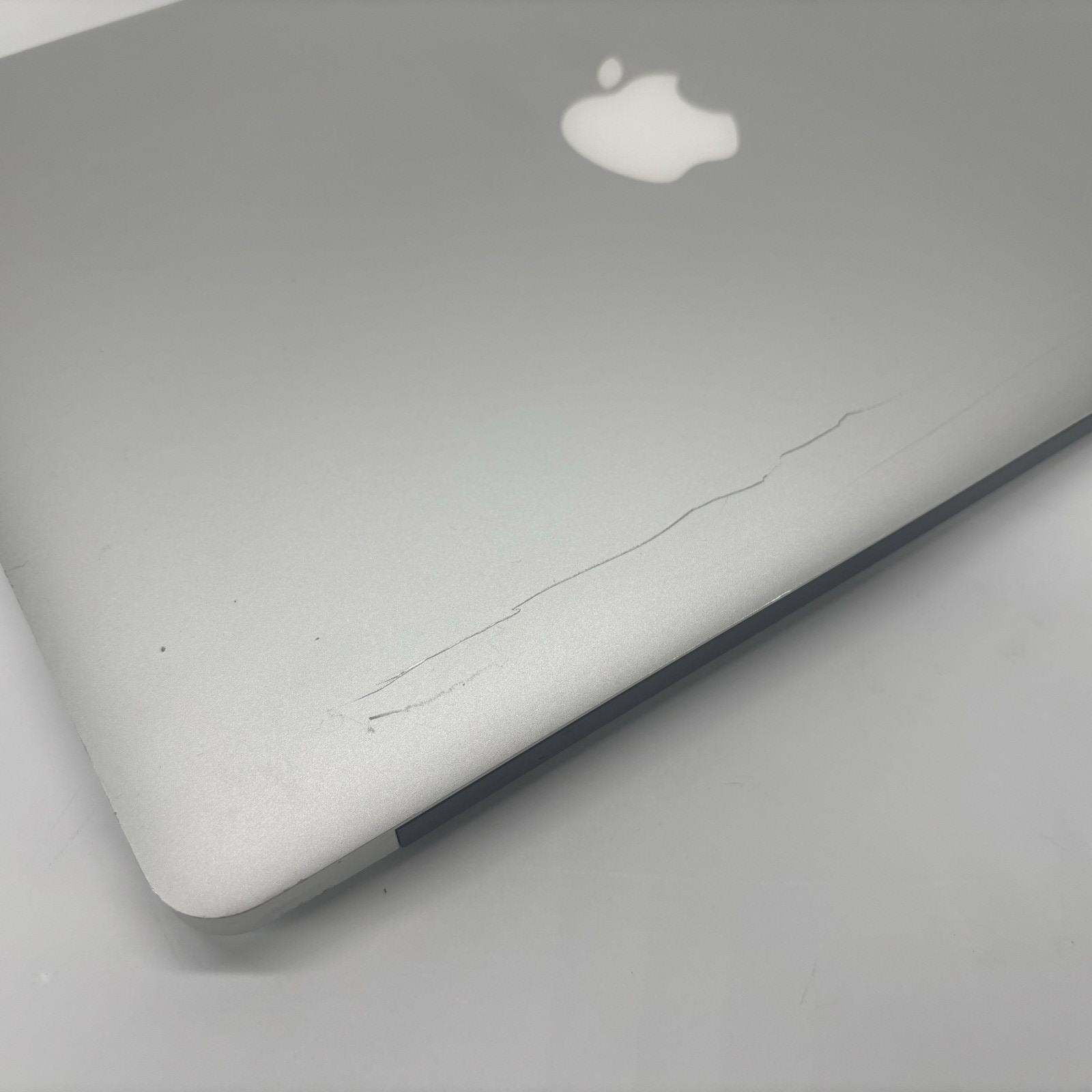 Apple MacBook Air A1466 (2012) Intel i5-3427u 1.80 GHz 4 GB RAM 500 GB SSD