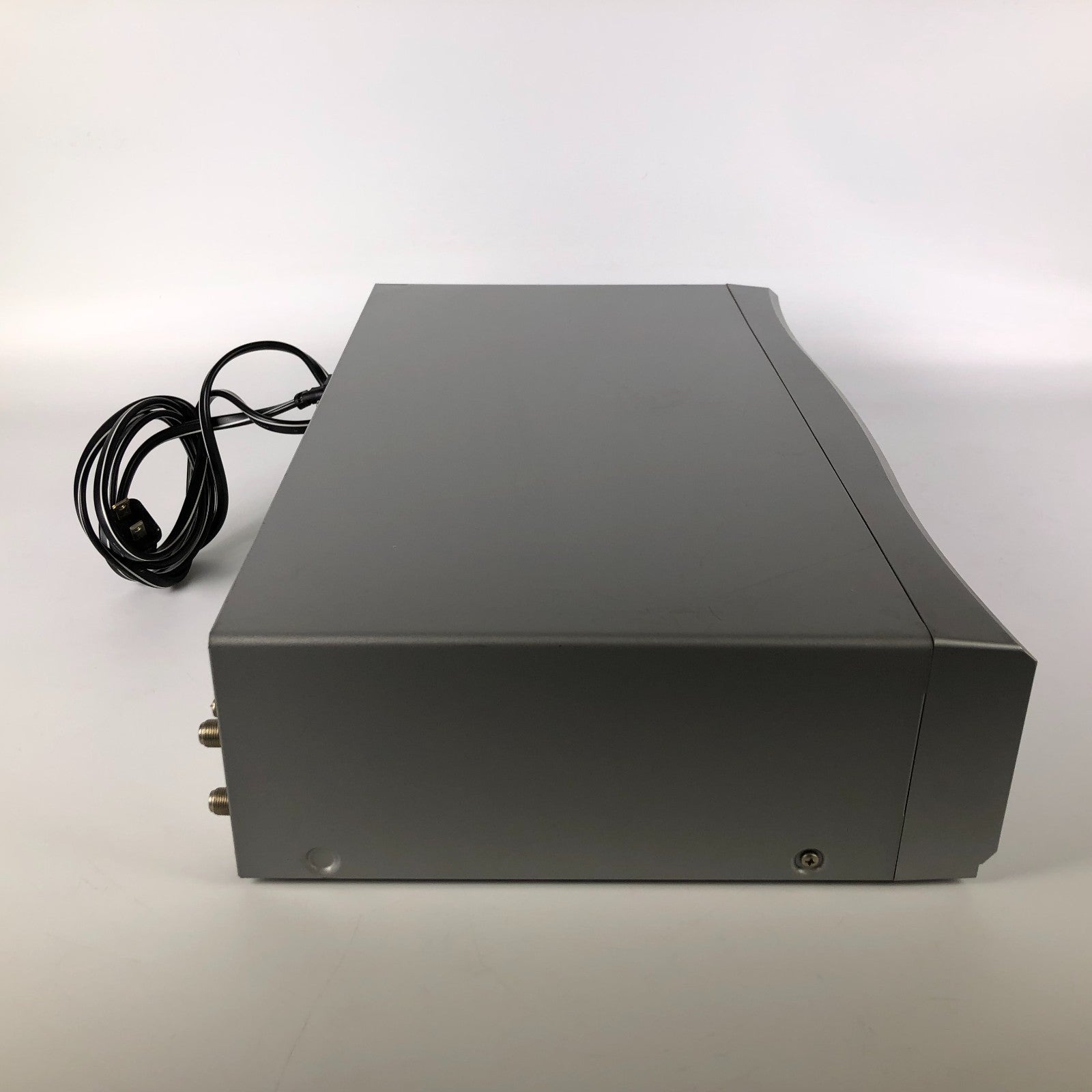 Broksonic DVCR-810 VHS/DVD player - no remote