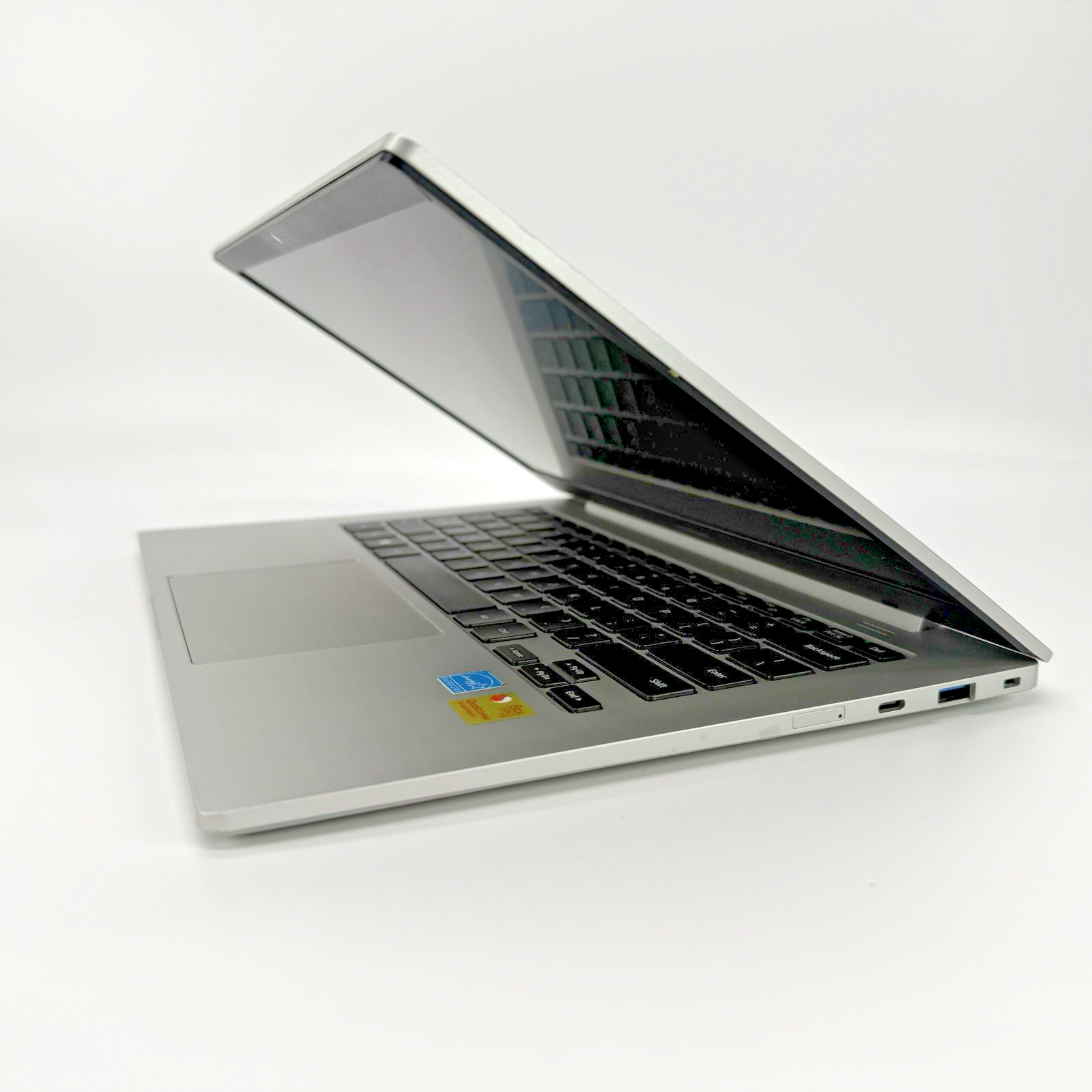 Samsung Galaxy Book GO 5g Snapdragon 8cx Gen 2 8 GB RAM 256 GB SSD Win 11 Pro