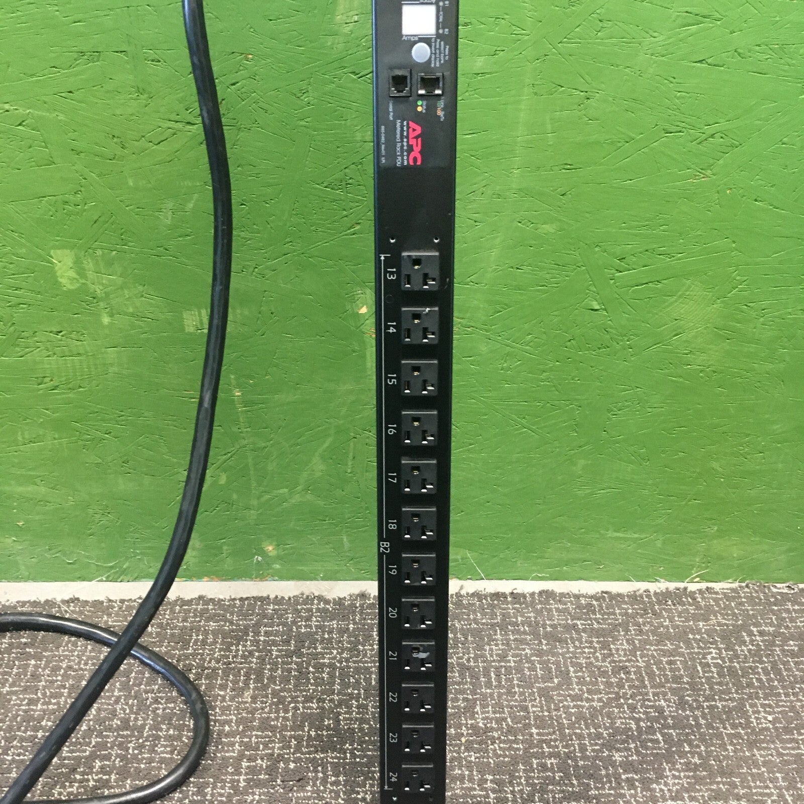 APC AP7832 - 24 Port