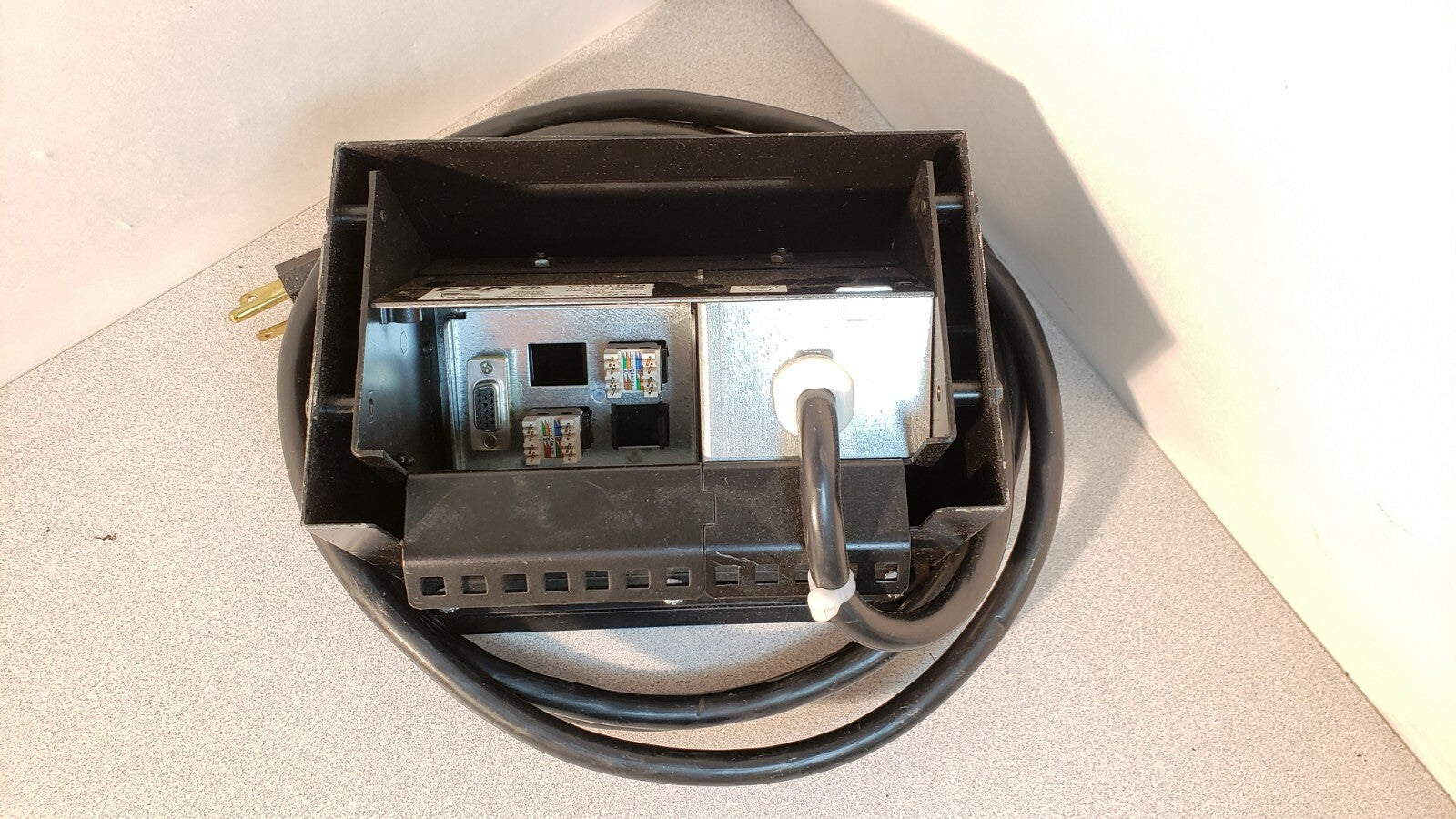 FSR 4SHD Table Top Flip Box AC Duplex Cover T3U-3