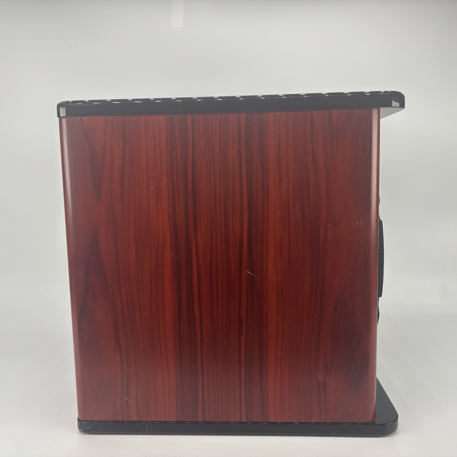 AV123 10" Powered Subwoofer Hi-Fi 10" Woofer 120v/240v Used Works Great