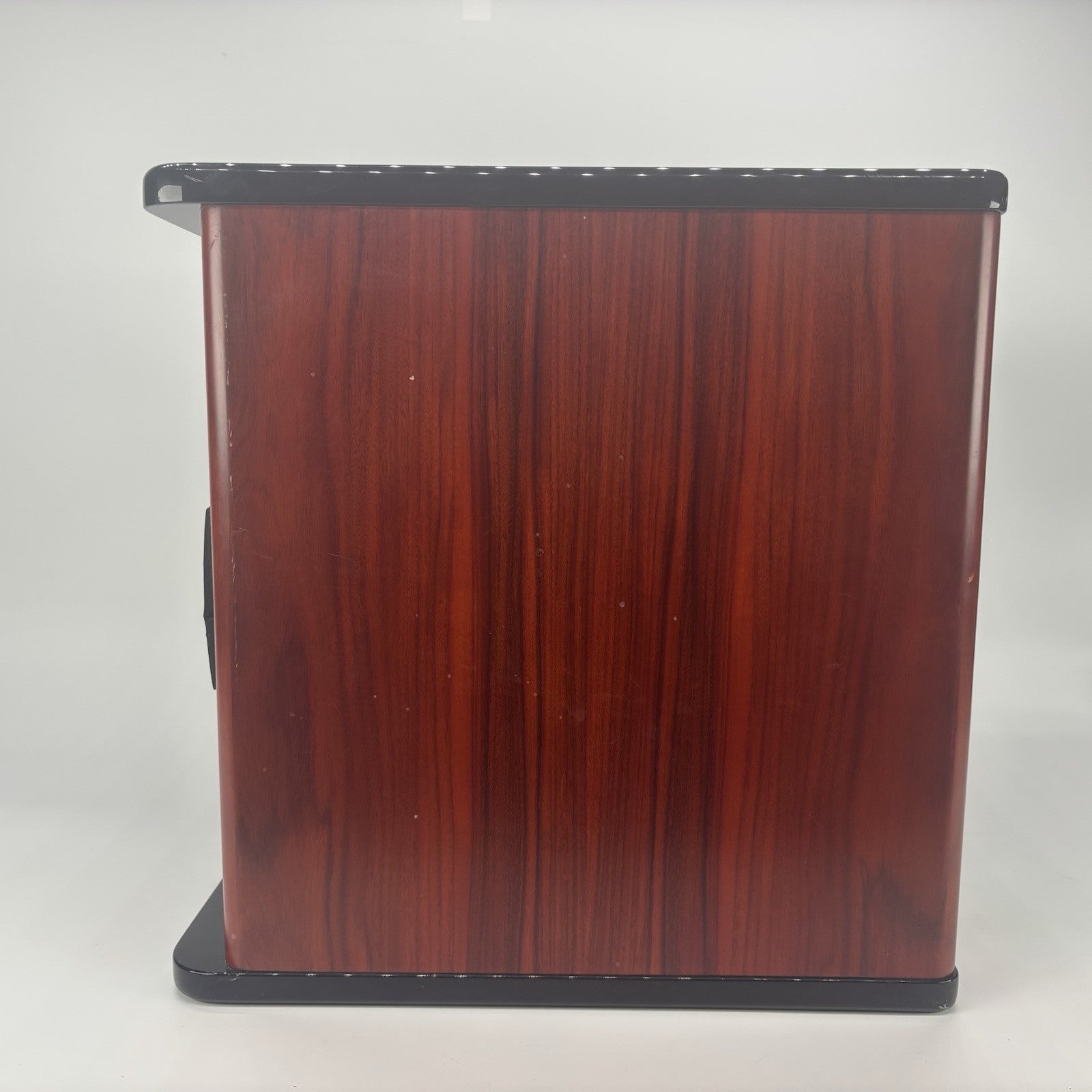 AV123 10" Powered Subwoofer Hi-Fi 10" Woofer 120v/240v Used Works Great