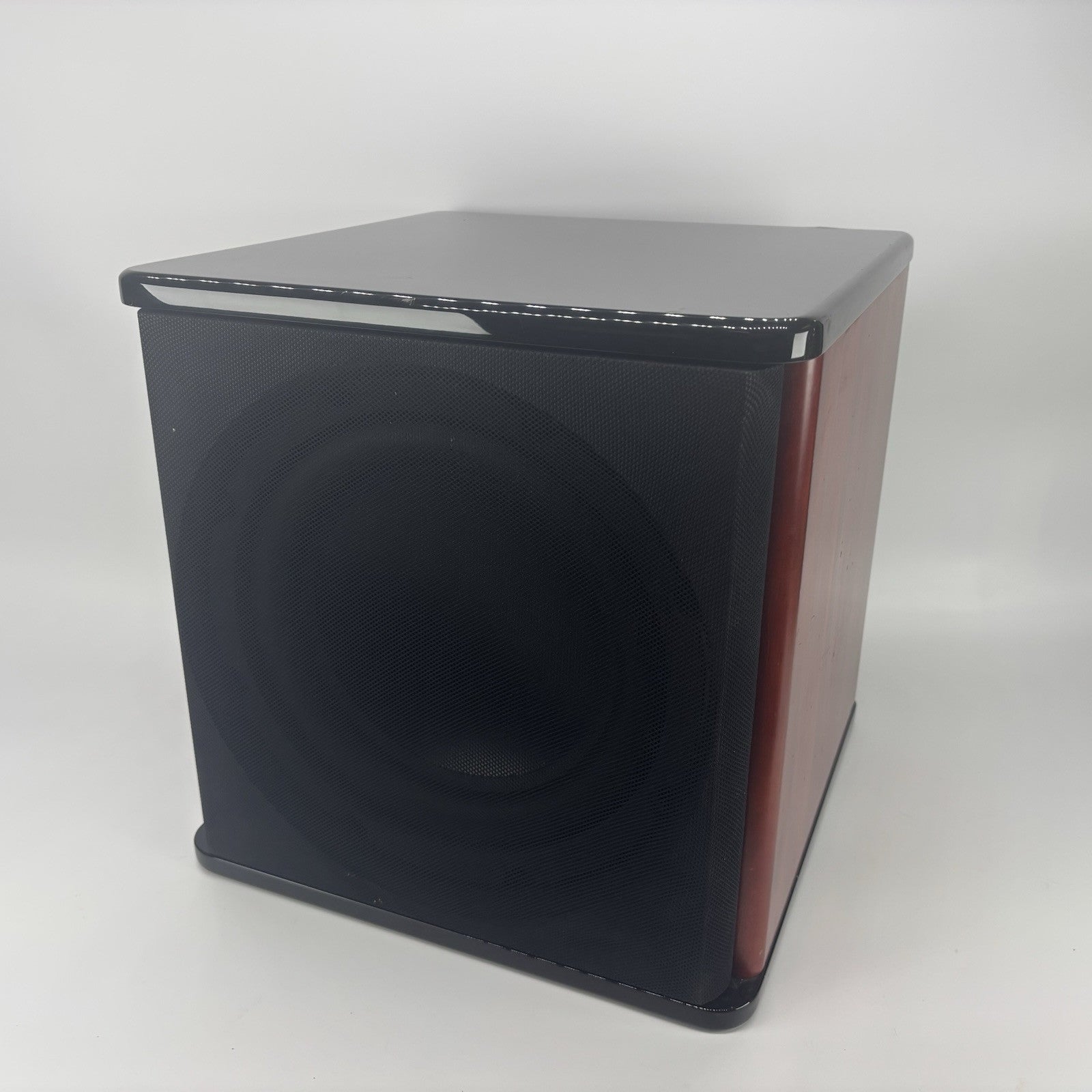 AV123 10" Powered Subwoofer Hi-Fi 10" Woofer 120v/240v Used Works Great