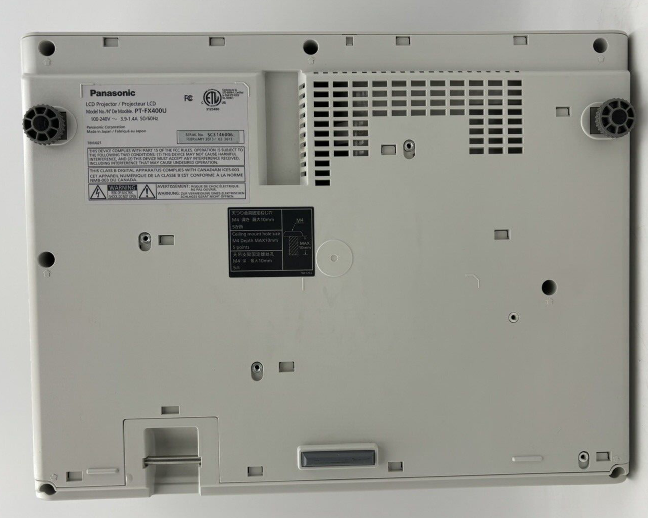 Panasonic FX-400 XGA Projector 1133 bulb hours.