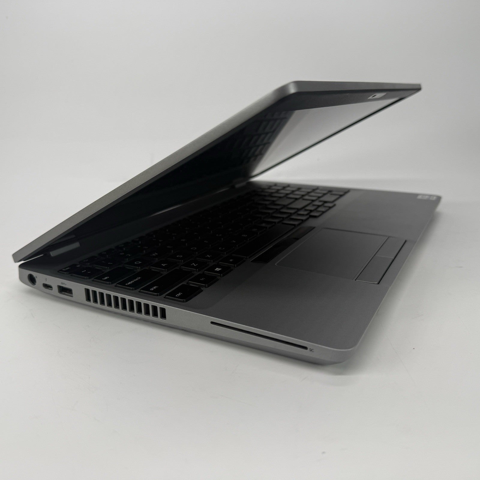 Dell Latitude 5511 Intel i5-10th Gen 2.60 GHz 16 GB RAM 256 GB SSD (NVMe) Win 11