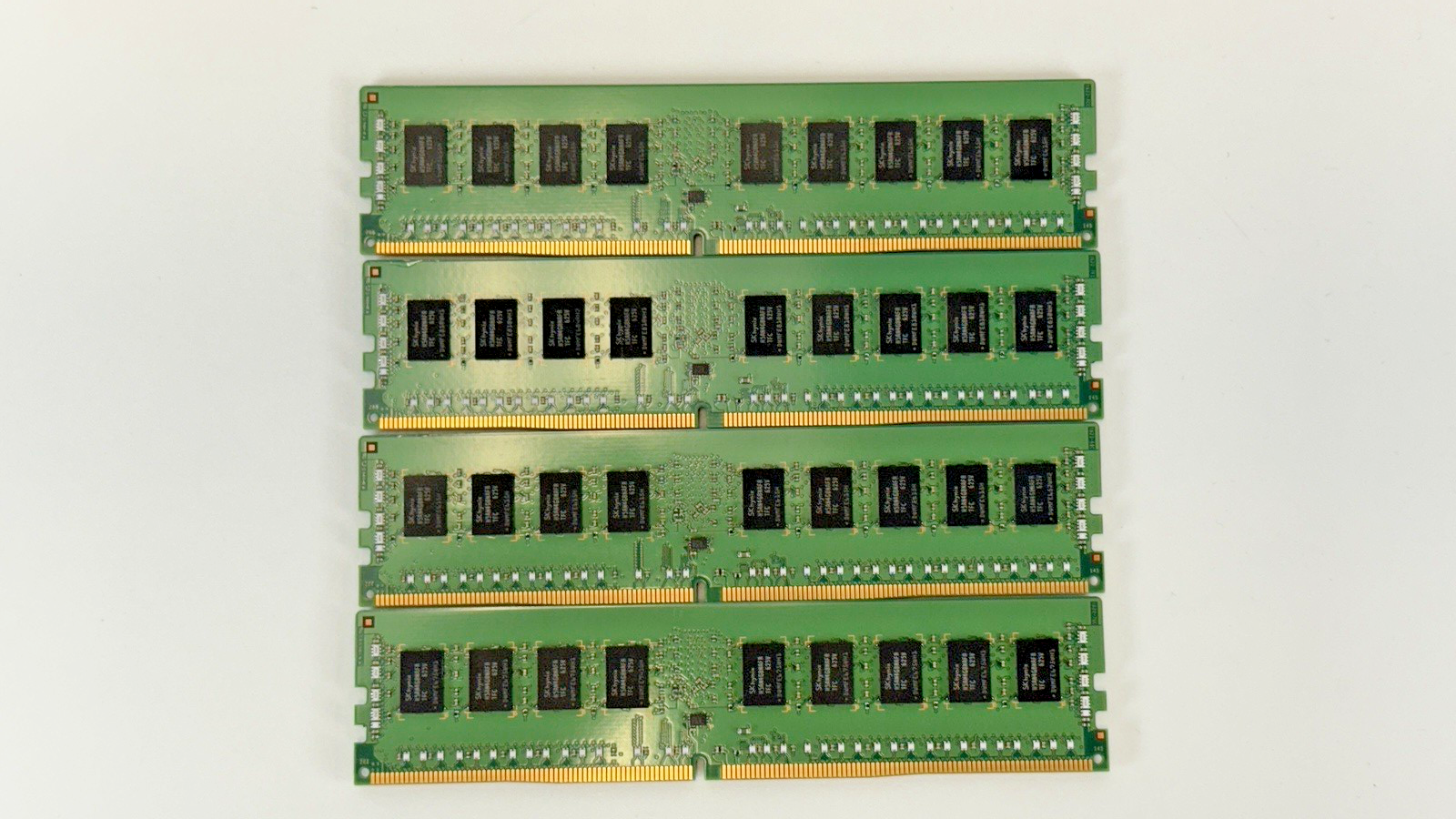 SK hynix 32GB (4x8GB) DDR4 ECC RDIMM PC4-2133P 2Rx8 HMA41GR7AFR8N