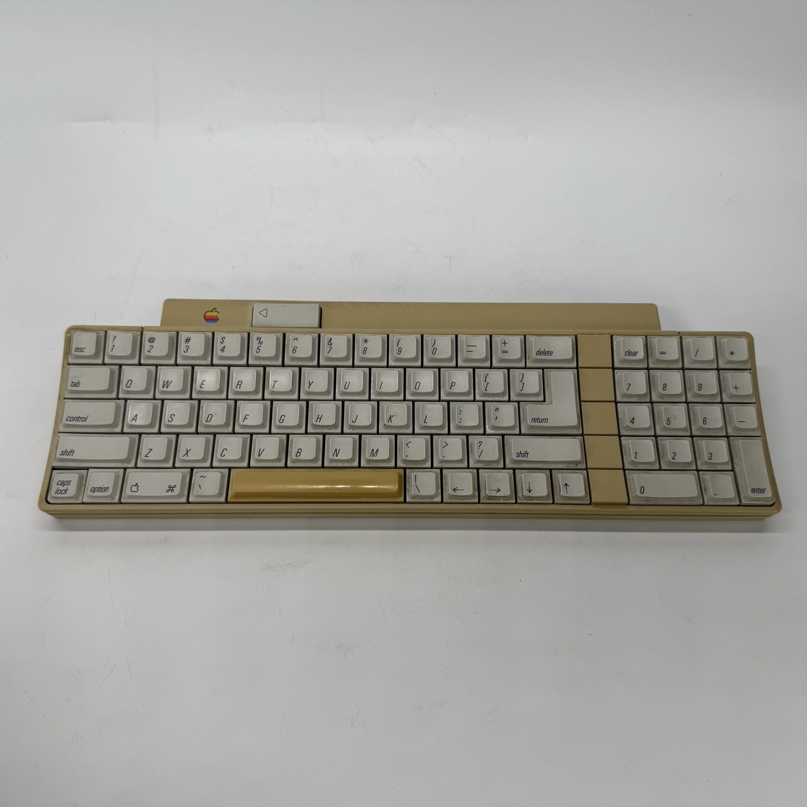 Apple llgs Woz Edition With keyboard, mouse and cords.  Origional box, Guides