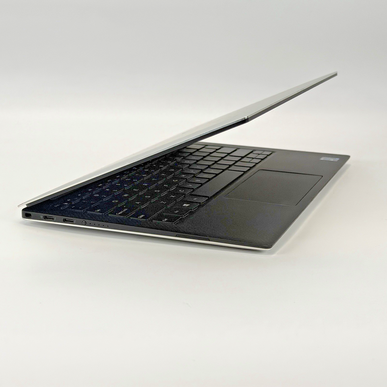 Dell XPS 13-9305 Intel i5-1135G7 2.40 GHz 8 GB RAM 256 GB SSD (NVMe) Windows 11