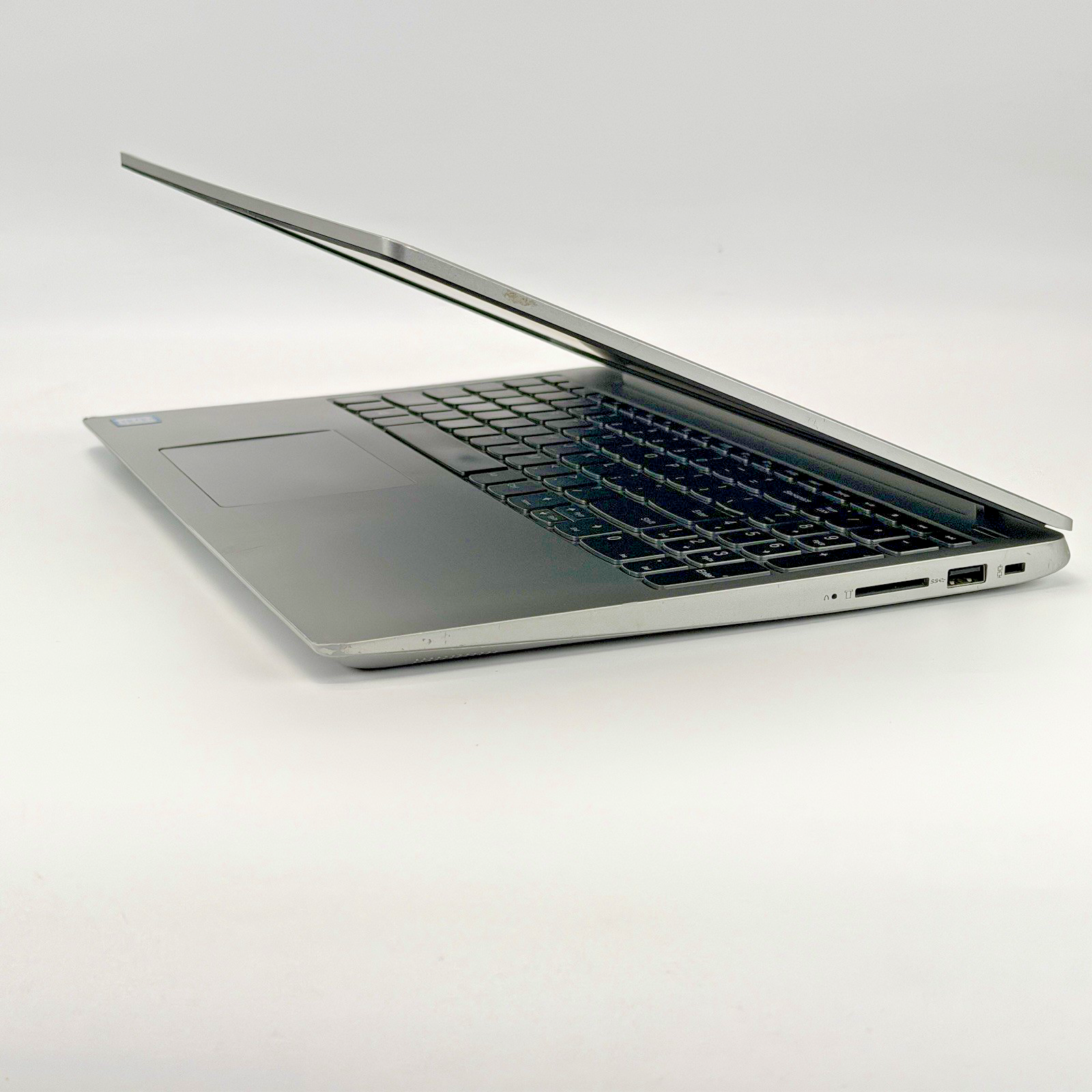 Lenovo iseapad 330s-15ikb Intel i5-8250u 1.60 GHz 8 GB RAM 128 GB SSD Win 11
