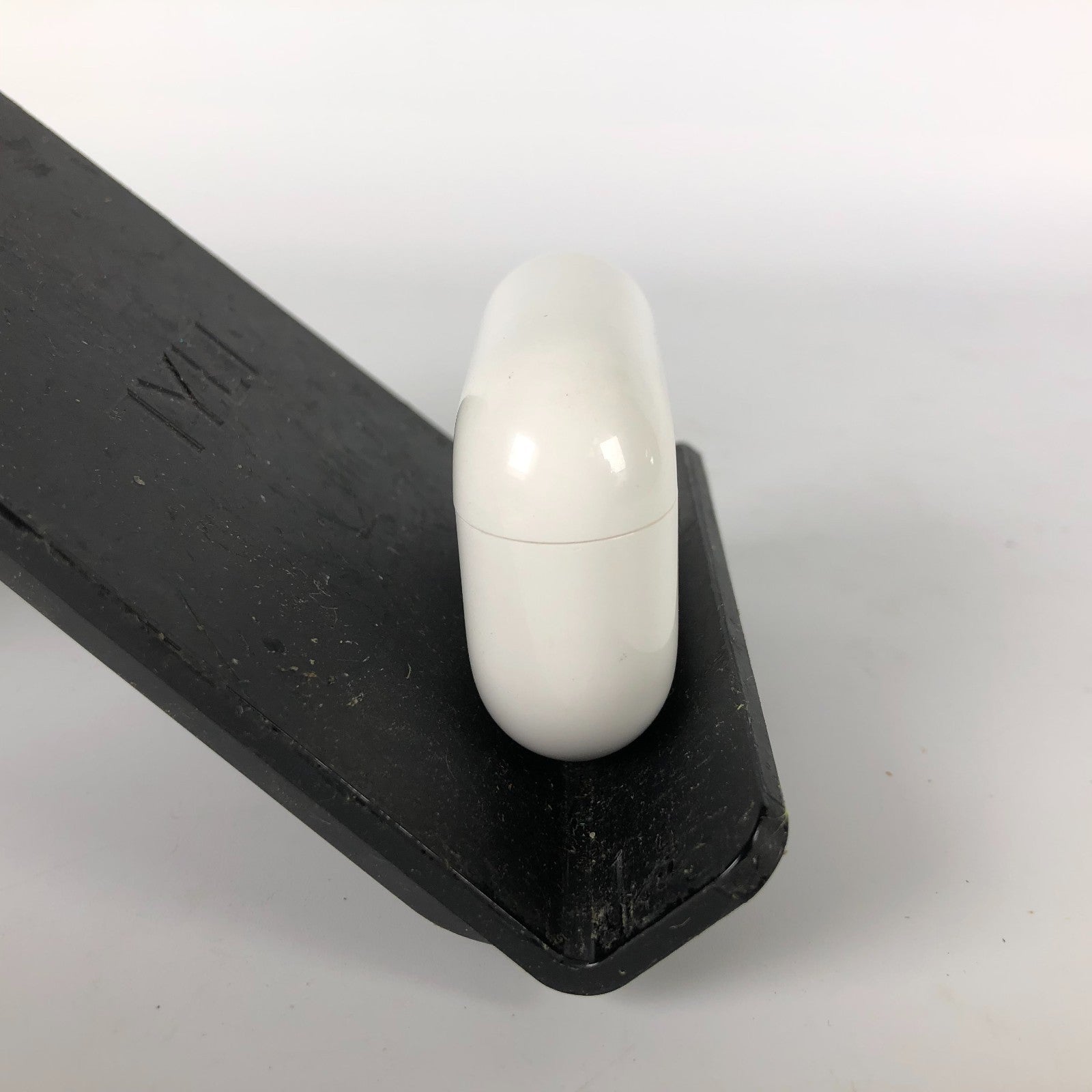 Apple Airpods Pro A2190 (1st gen) Charging Case **NO EAR BUDS**