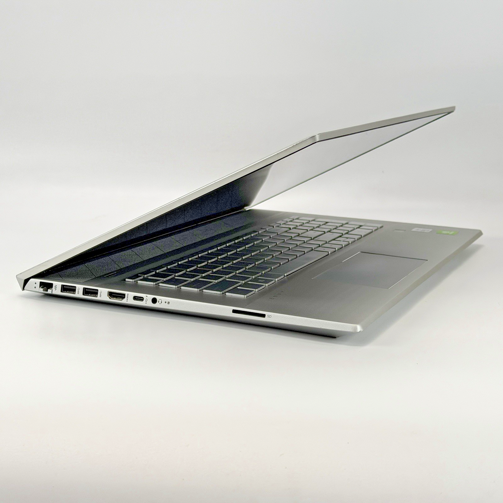 HP ENVY 17m-CE1013DX Intel i7-10510u 1.80 GHz 12 GB RAM 512 GB SSD (NVMe) Win 11