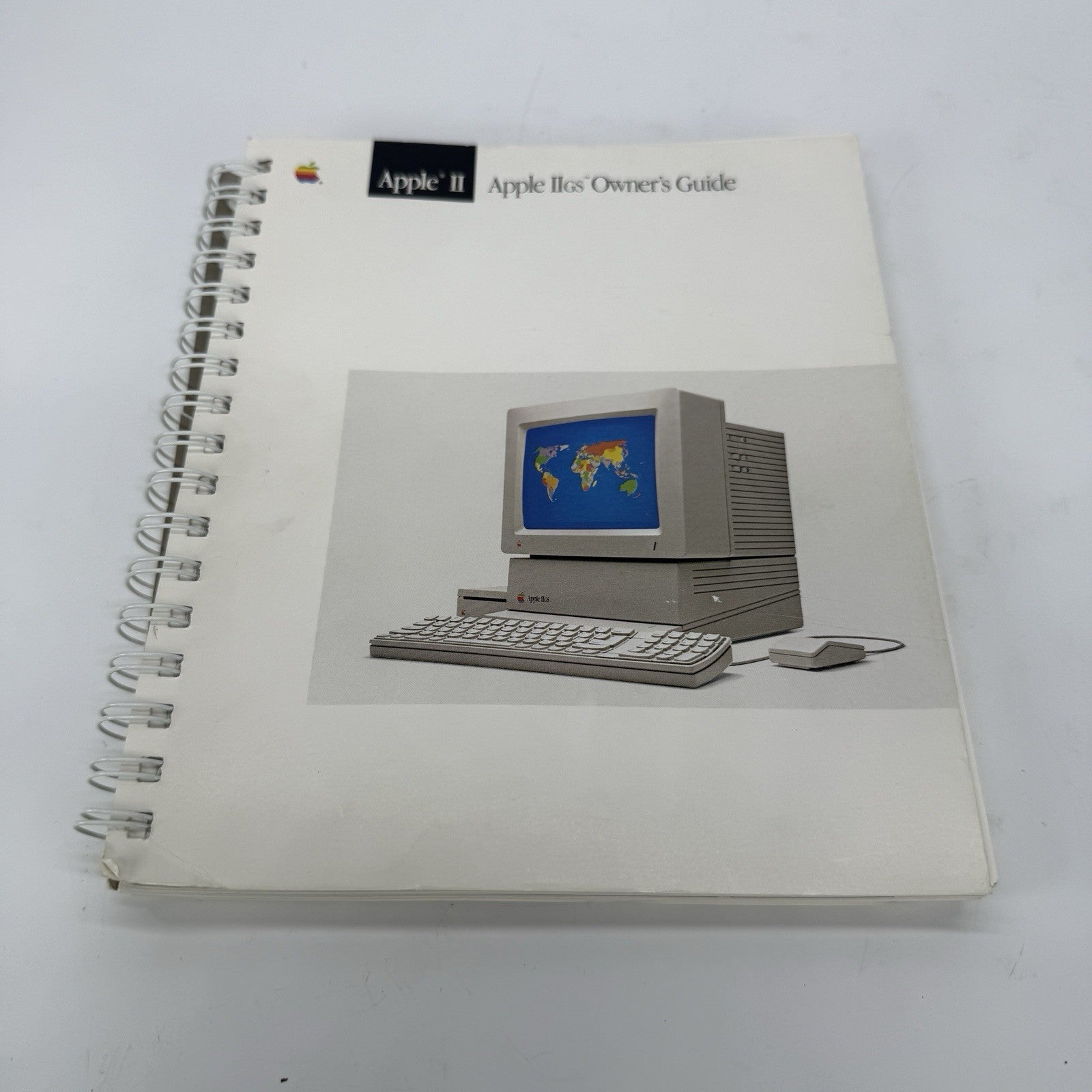 Apple llgs Woz Edition With keyboard, mouse and cords.  Origional box, Guides