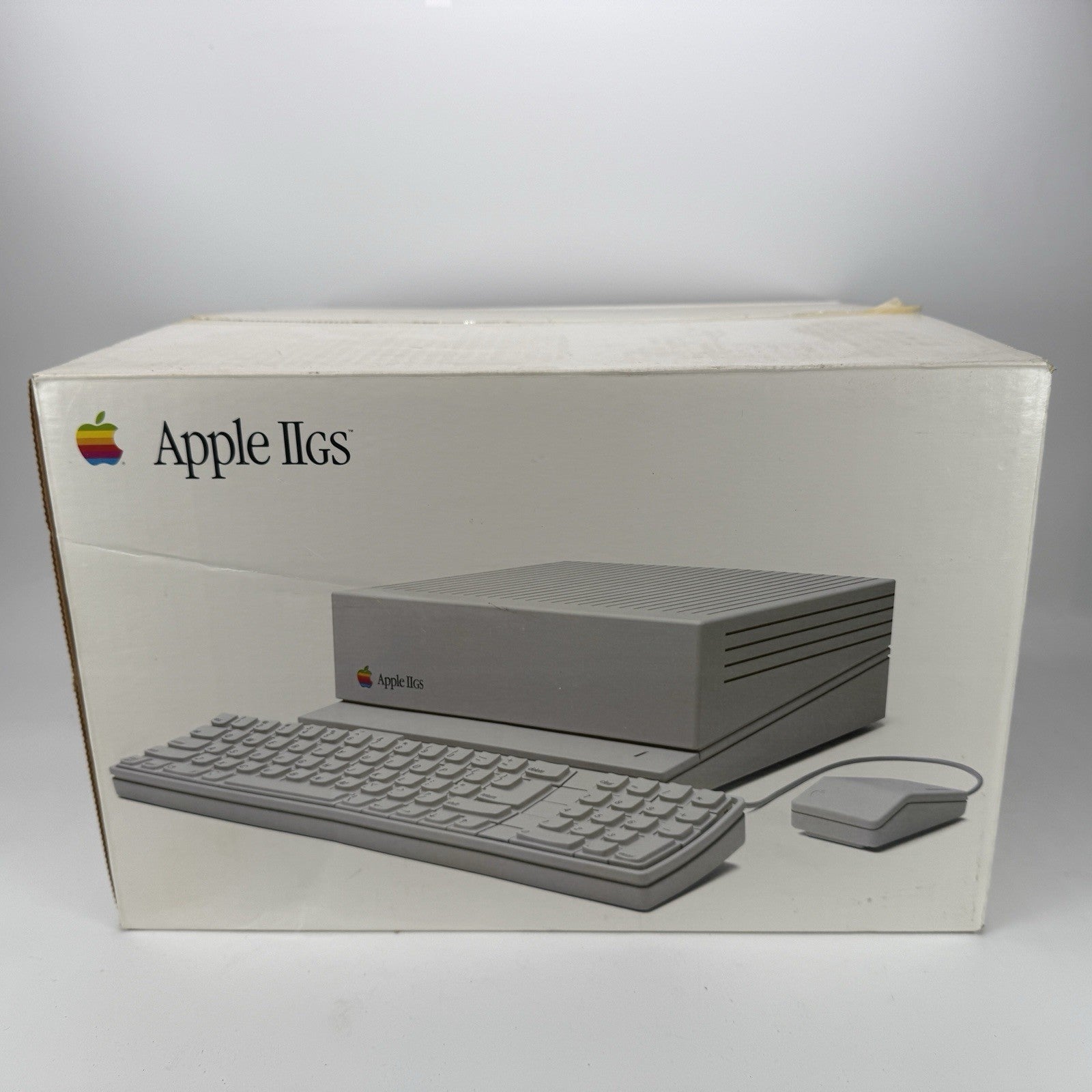 Apple llgs Woz Edition With keyboard, mouse and cords.  Origional box, Guides