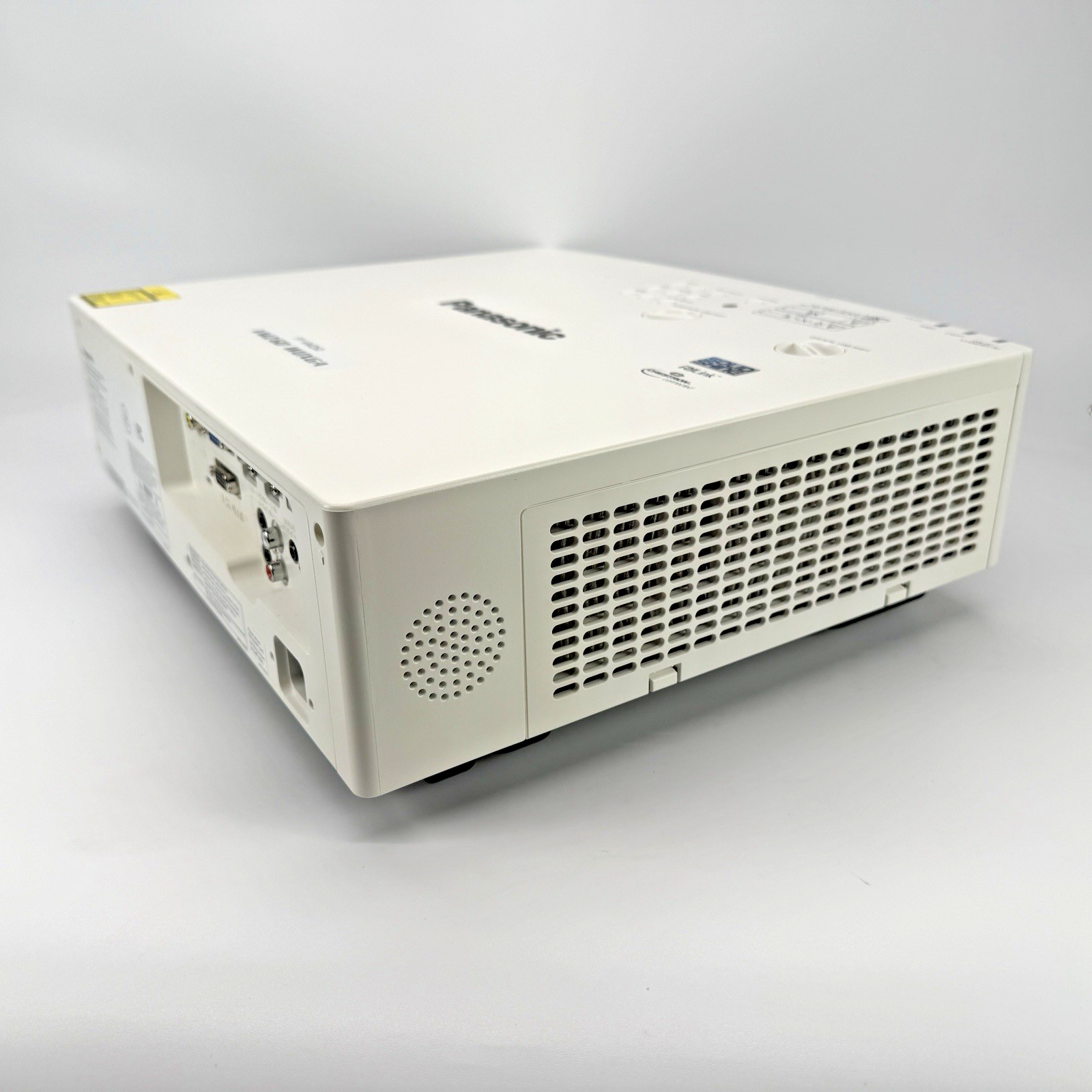 Panasonic PT-VMZ60 Laser Projector NO REMOTE, power cord and HDMI included.