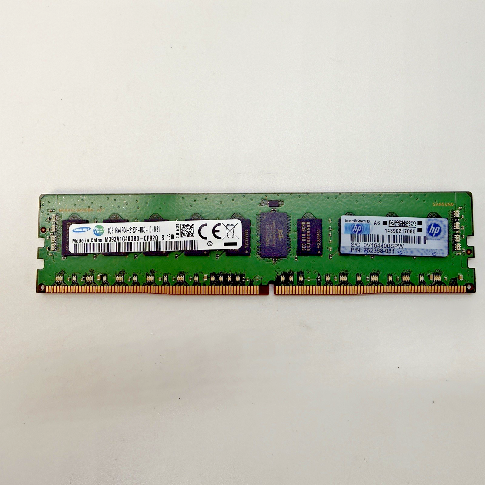 Samsung 8GB DDR4 M393A1G40DB0-CPB2Q 288-Pin DIMM DDR4-2133MHz Memory
