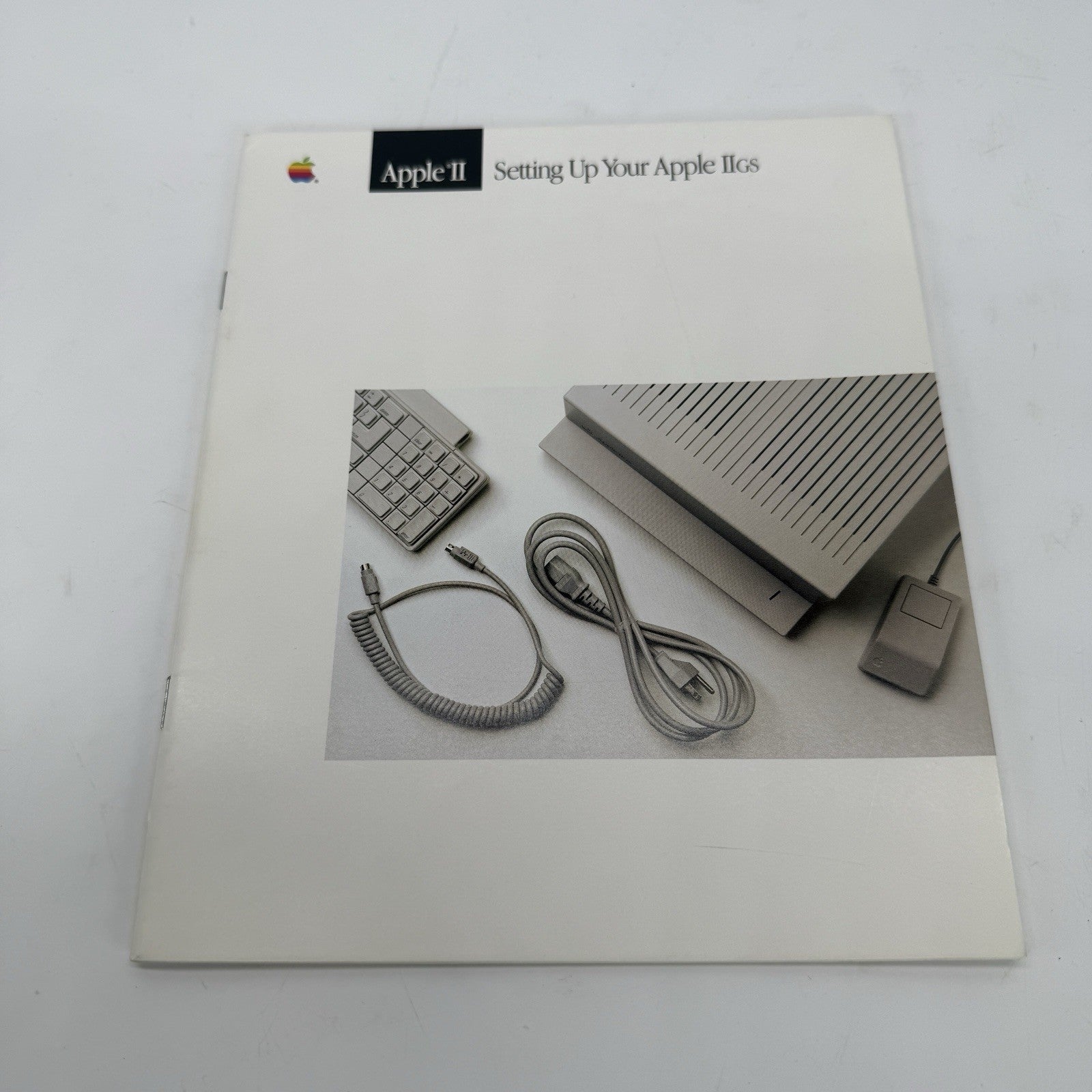 Apple llgs Woz Edition With keyboard, mouse and cords.  Origional box, Guides
