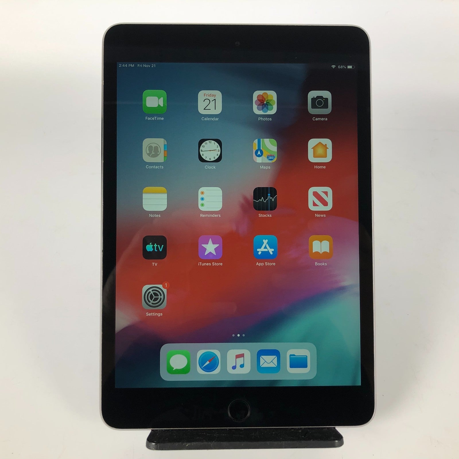 Apple iPad Mini 3rd Gen A1599 7.9" 128GB Wi-Fi MGP32LL/A