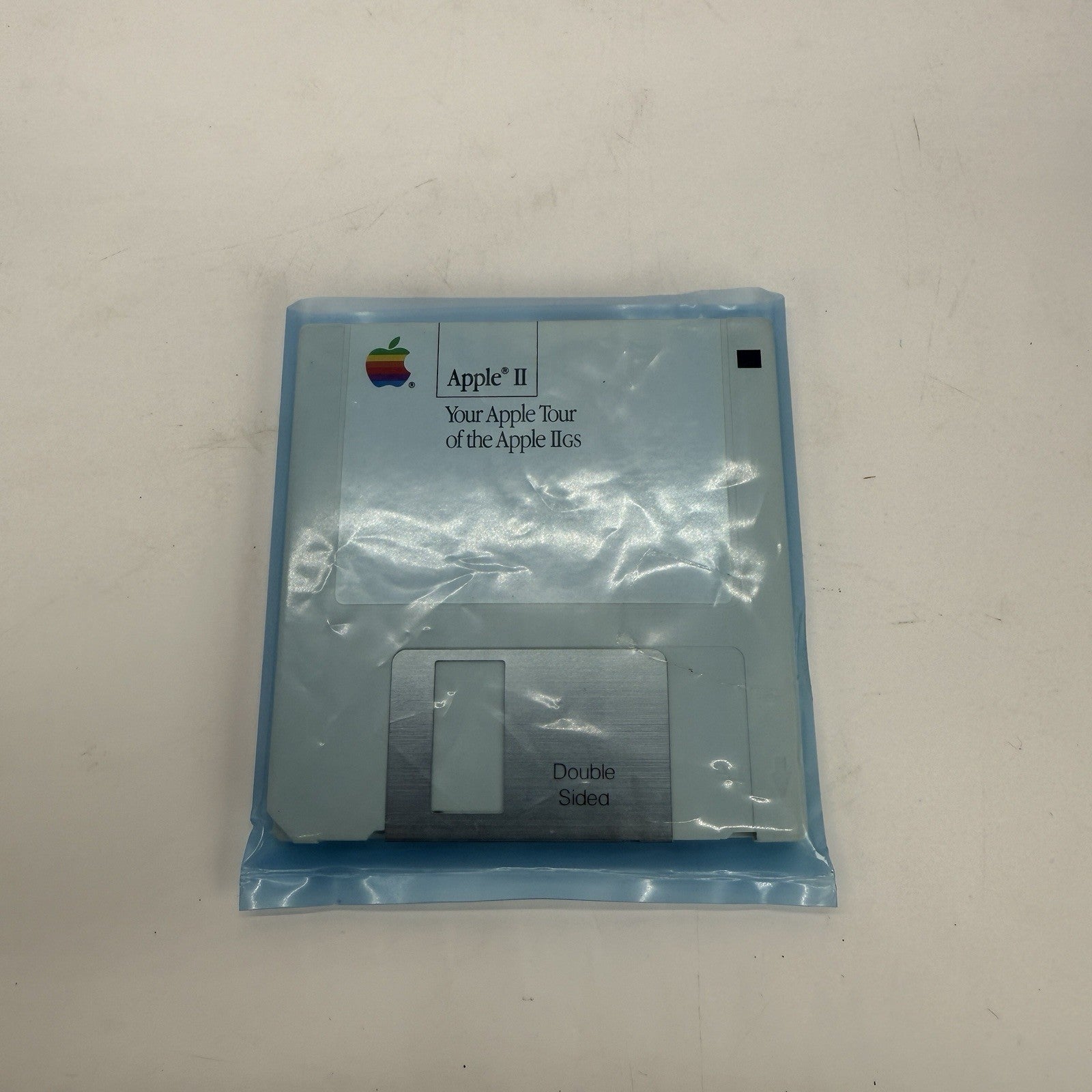 Apple llgs Woz Edition With keyboard, mouse and cords.  Origional box, Guides