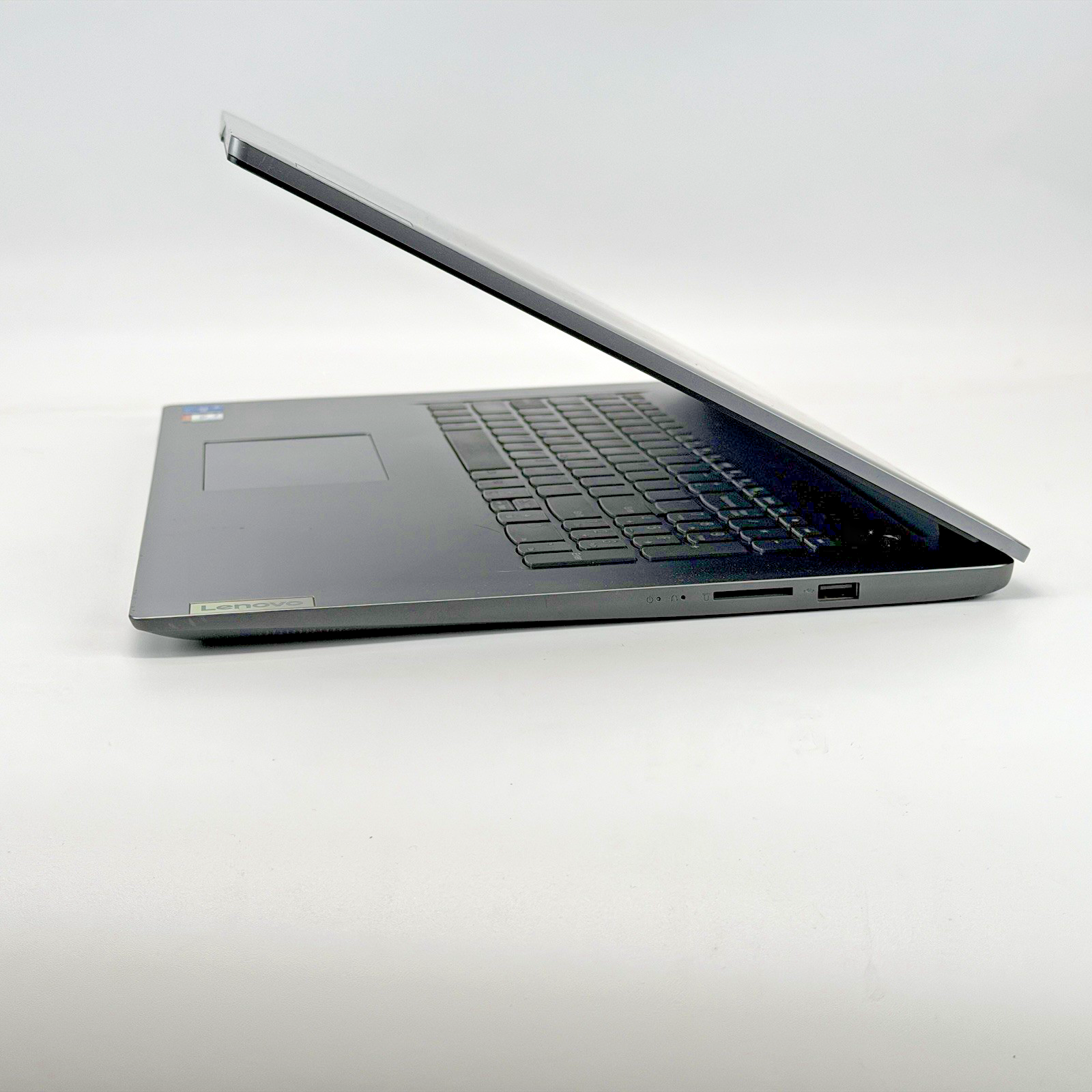 Lenovo IdeaPad 3 17ITL6 Intel i5-1135G7 2.40 GHz 8 GB RAM 256 GB SSD (NVMe)