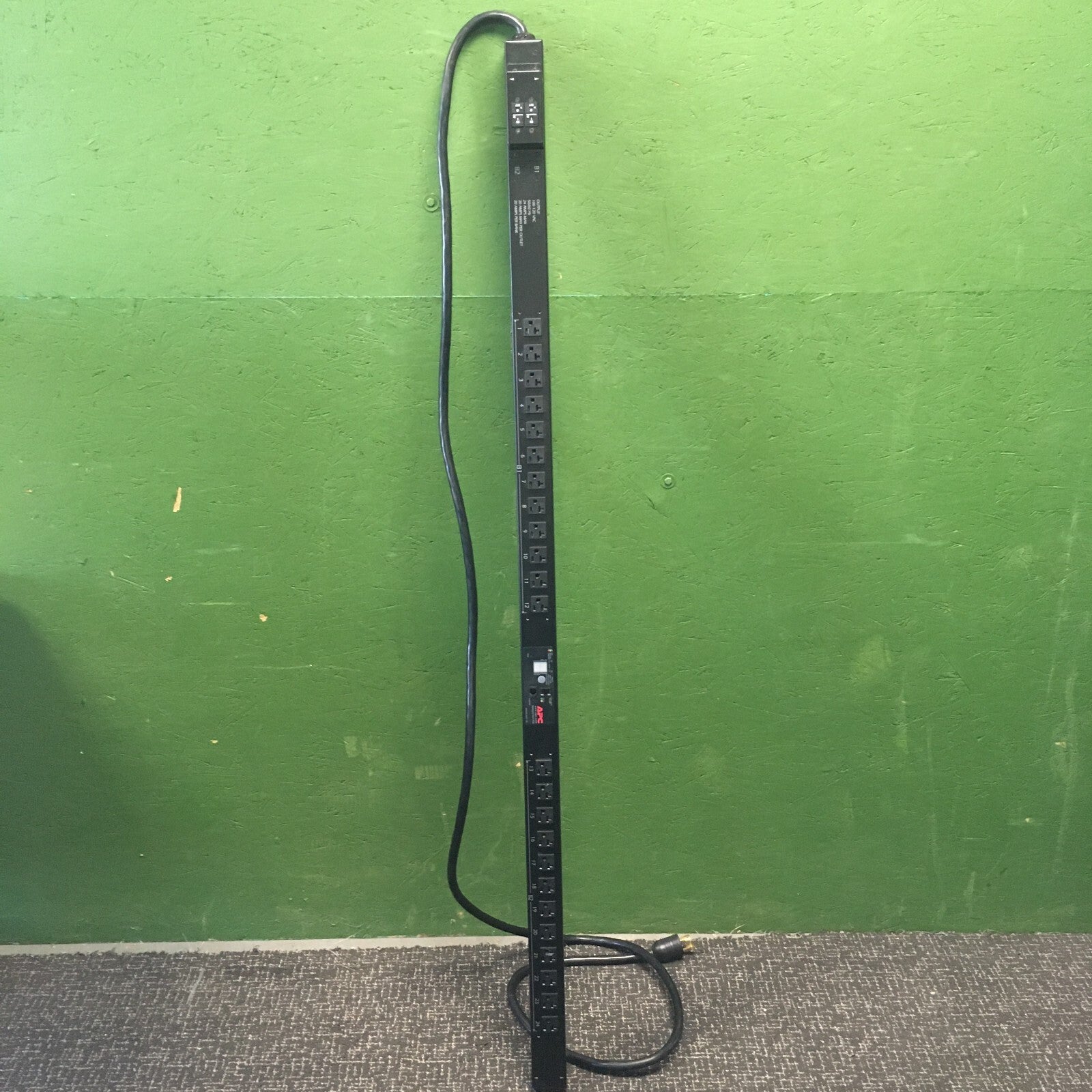 APC AP7832 - 24 Port