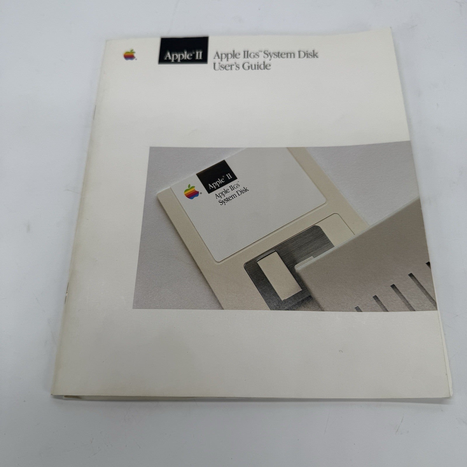 Apple llgs Woz Edition With keyboard, mouse and cords.  Origional box, Guides