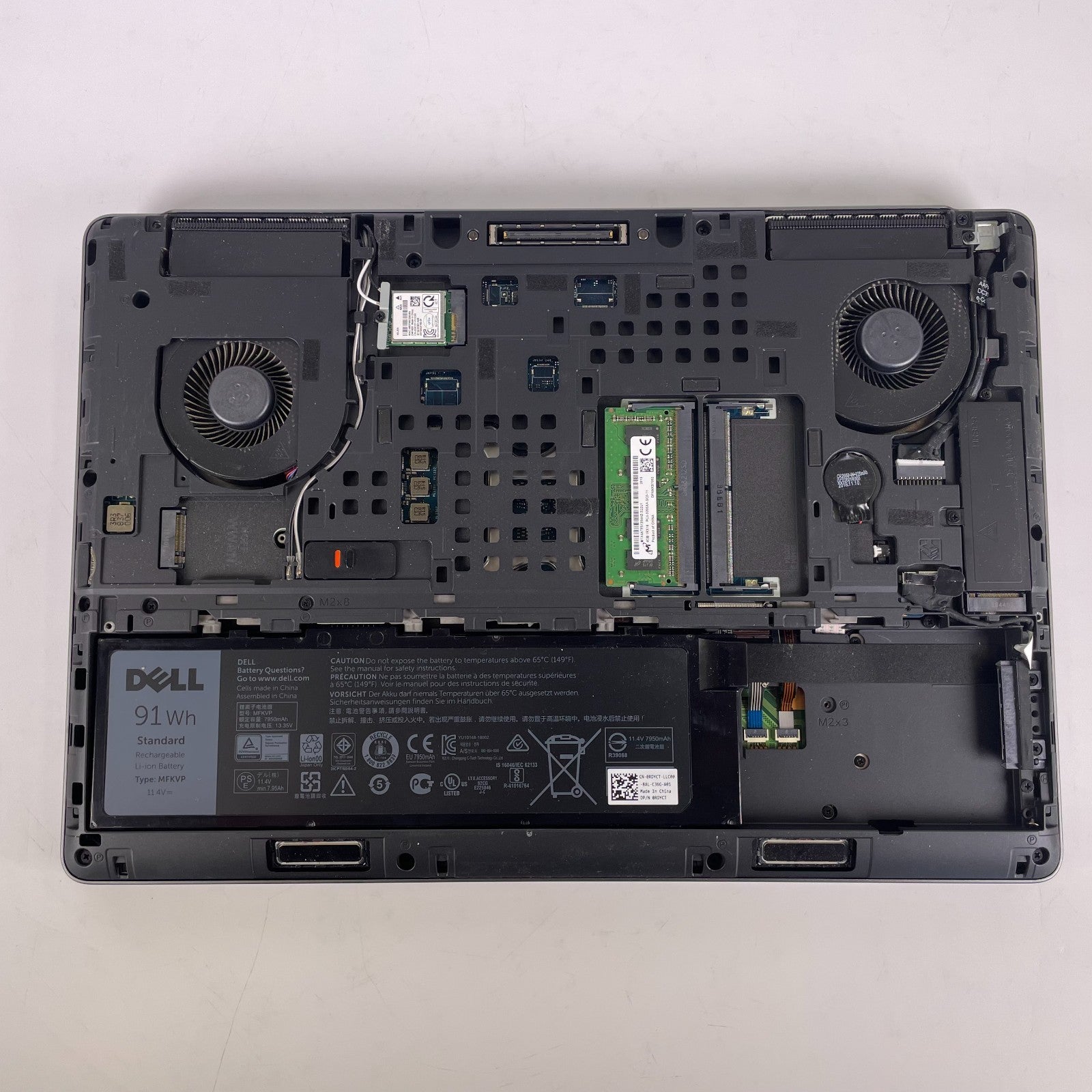 Dell Precision 7520 Intel i7-6820HQ 2.7GHz 4Gb Ram AMD Radeon Pro WX 4130