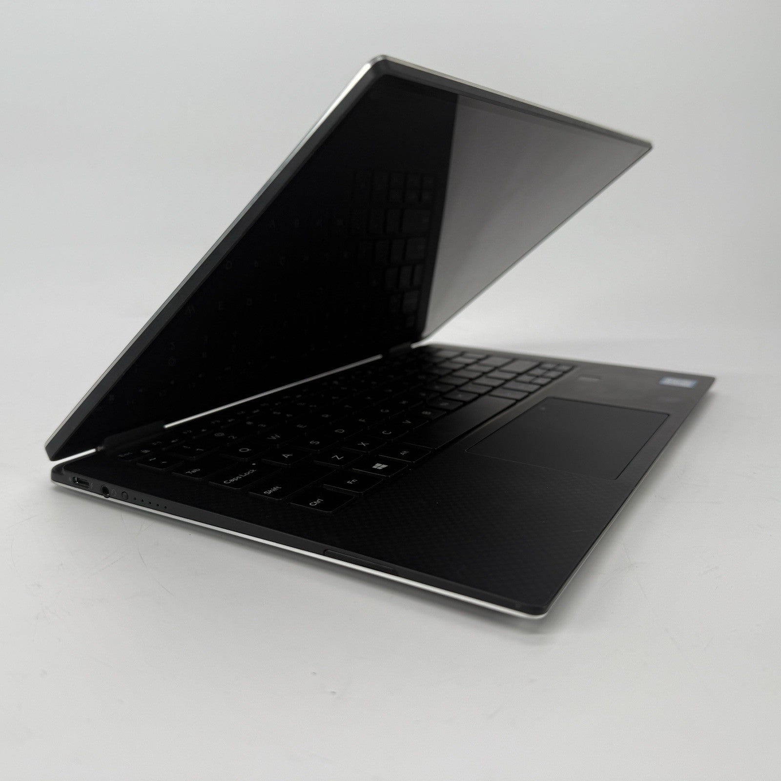 Dell XPS 13 9365 Intel i7-7th Gen 1.30 GHz 8 GB RAM 256 GB SSD (NVME) Win 11