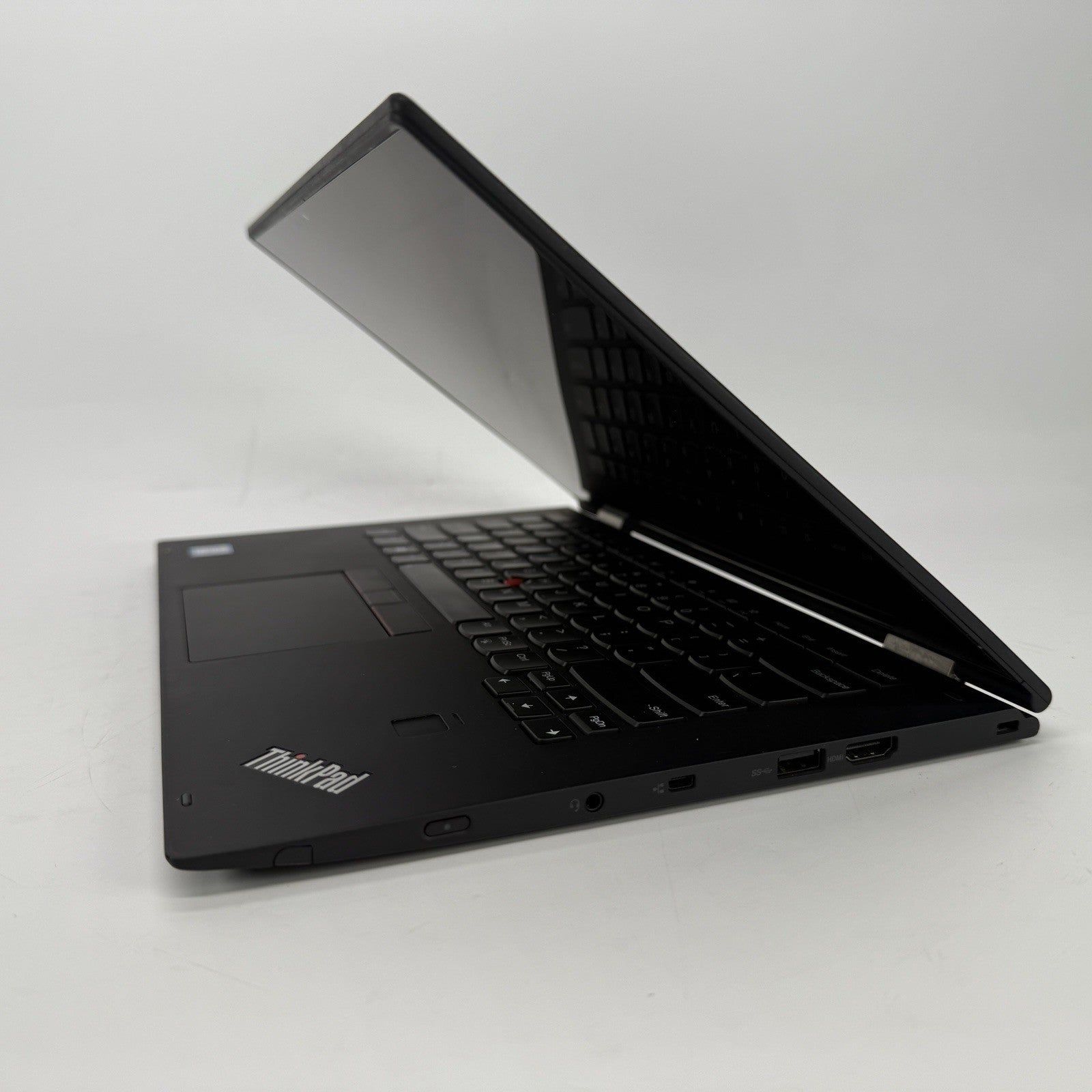 Lenovo Thinkpad X1 Yoga 2nd Gen Intel i5-7300u 2.6 GHz 8 GB RAM 256 GB SSD (NVME