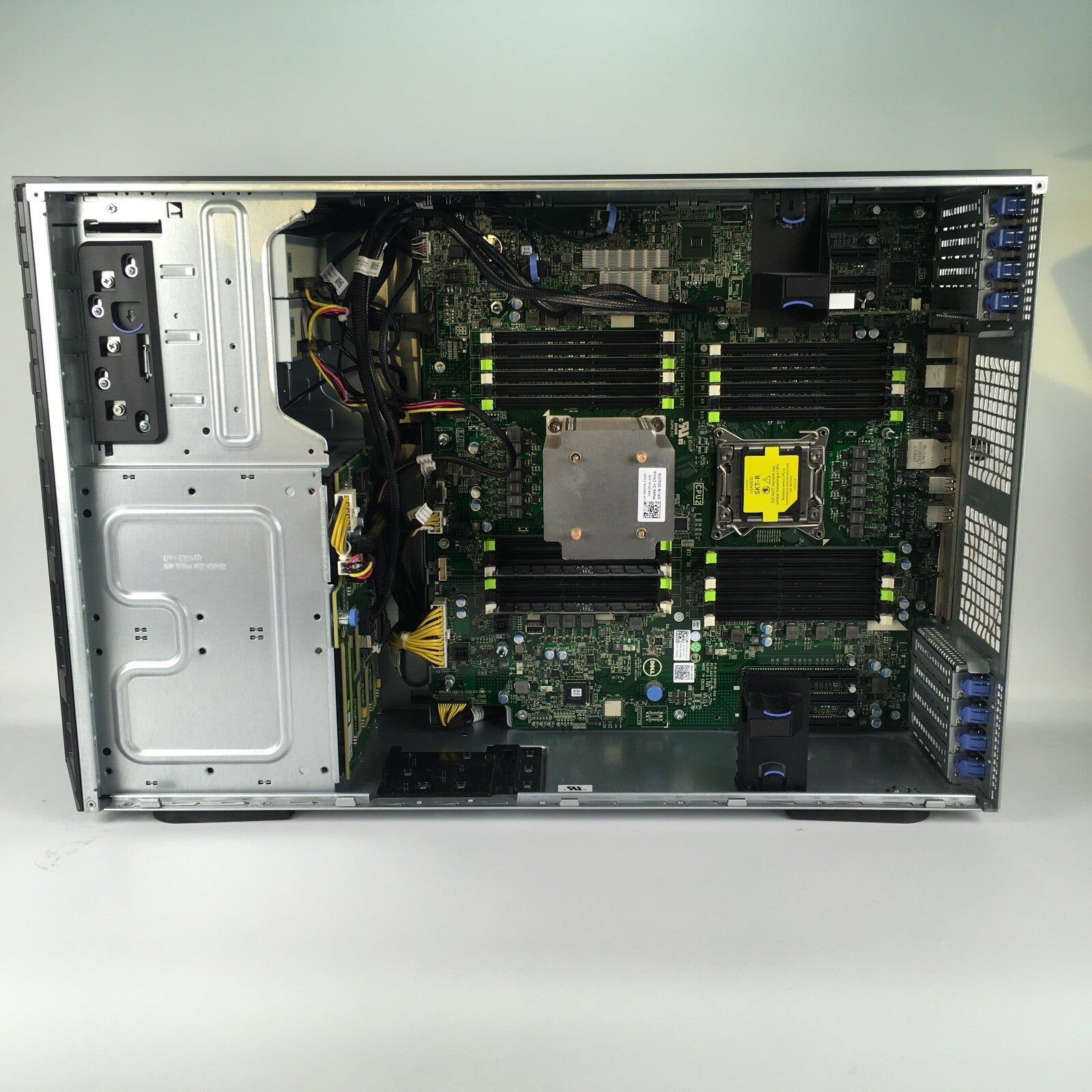 Dell PowerEdge T620 Intel Xeon E5-2620 2GHz 32GB Ram x6 1TB HDD NO OS