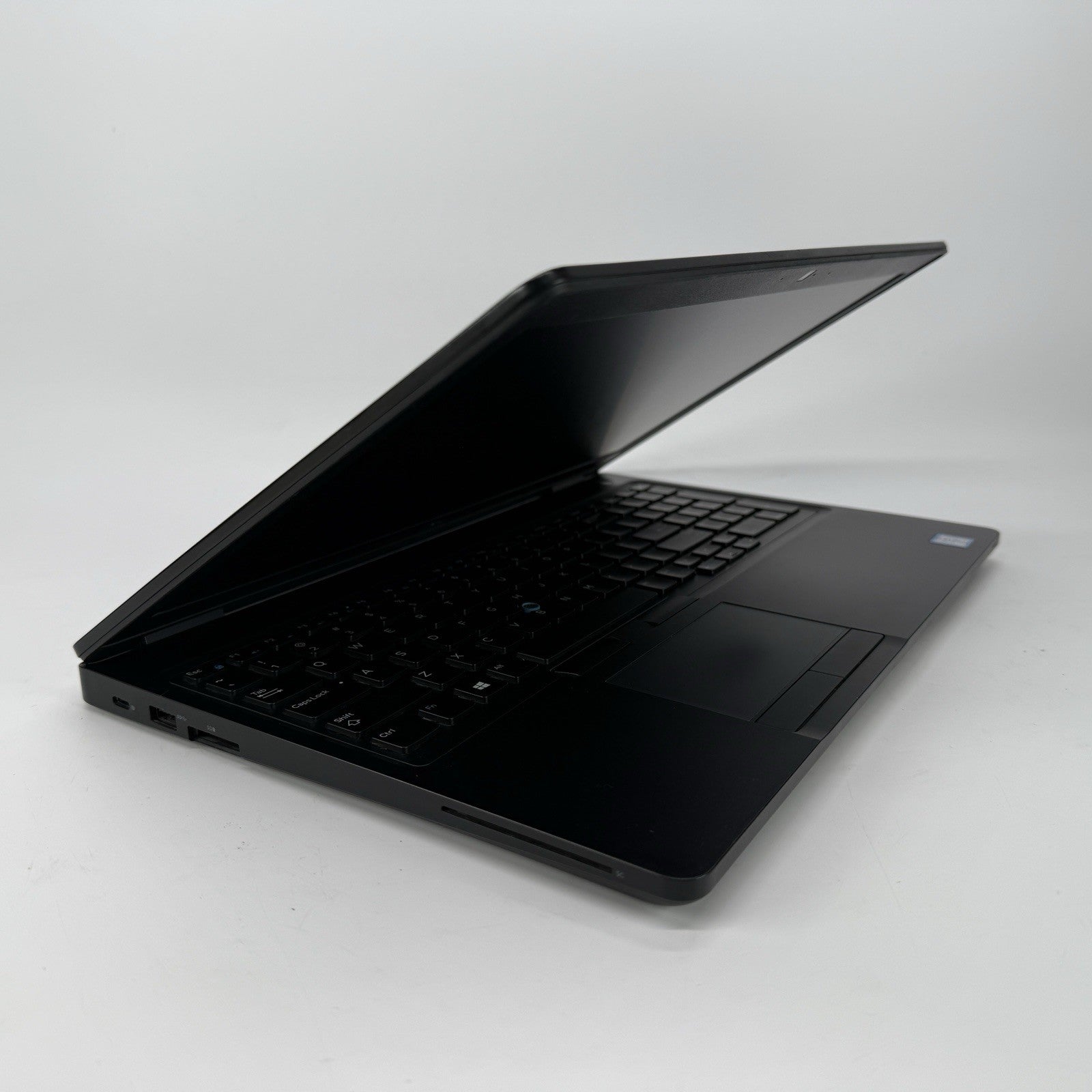 Dell Latitude 5590 Intel i5-7300u 2.6 GHz 8 GB RAM 256 GB SSD (NVME) Win 11 Pro