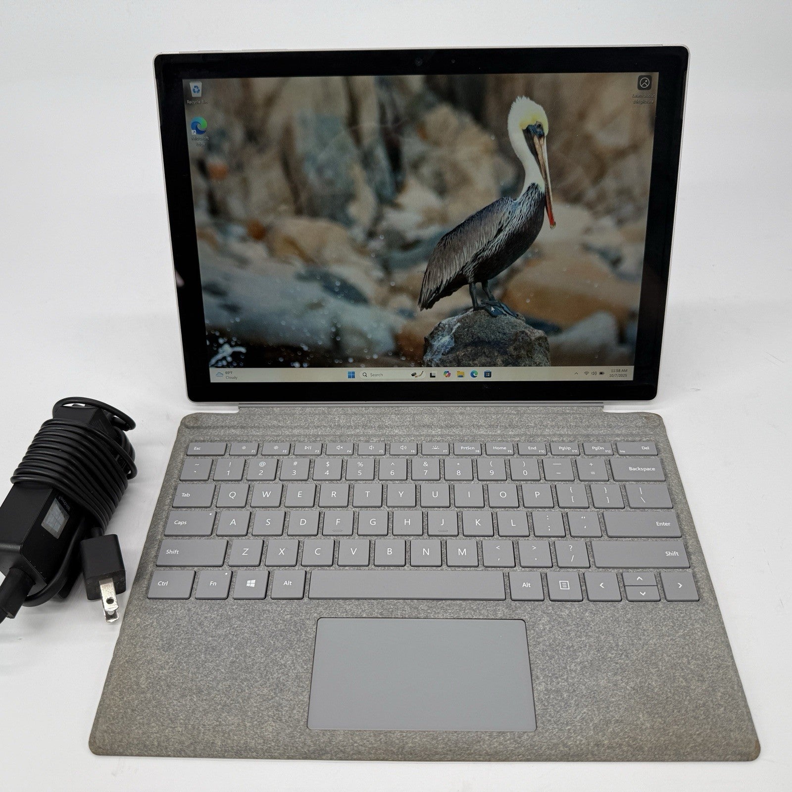 Microsoft Surface Pro 1796 Intel m3-7y30 1 GHz 4 GB RAM 128 GB SSD Win11 Pro