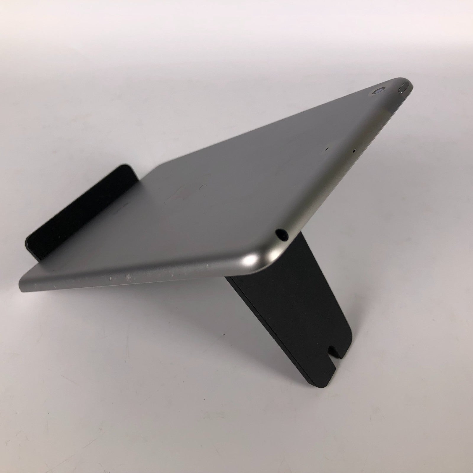 Apple iPad Mini 3rd Gen A1599 7.9" 128GB Wi-Fi MGP32LL/A