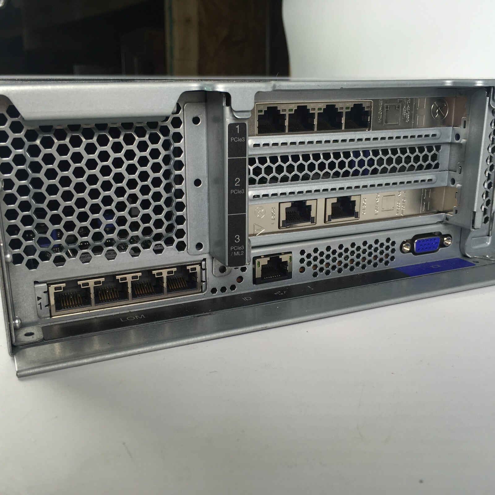 Lenovo ThinkSystem SR650 x2 Intel Silver 4114 2.2GHz 128GB DDR4 RAM 2x128GB m.2