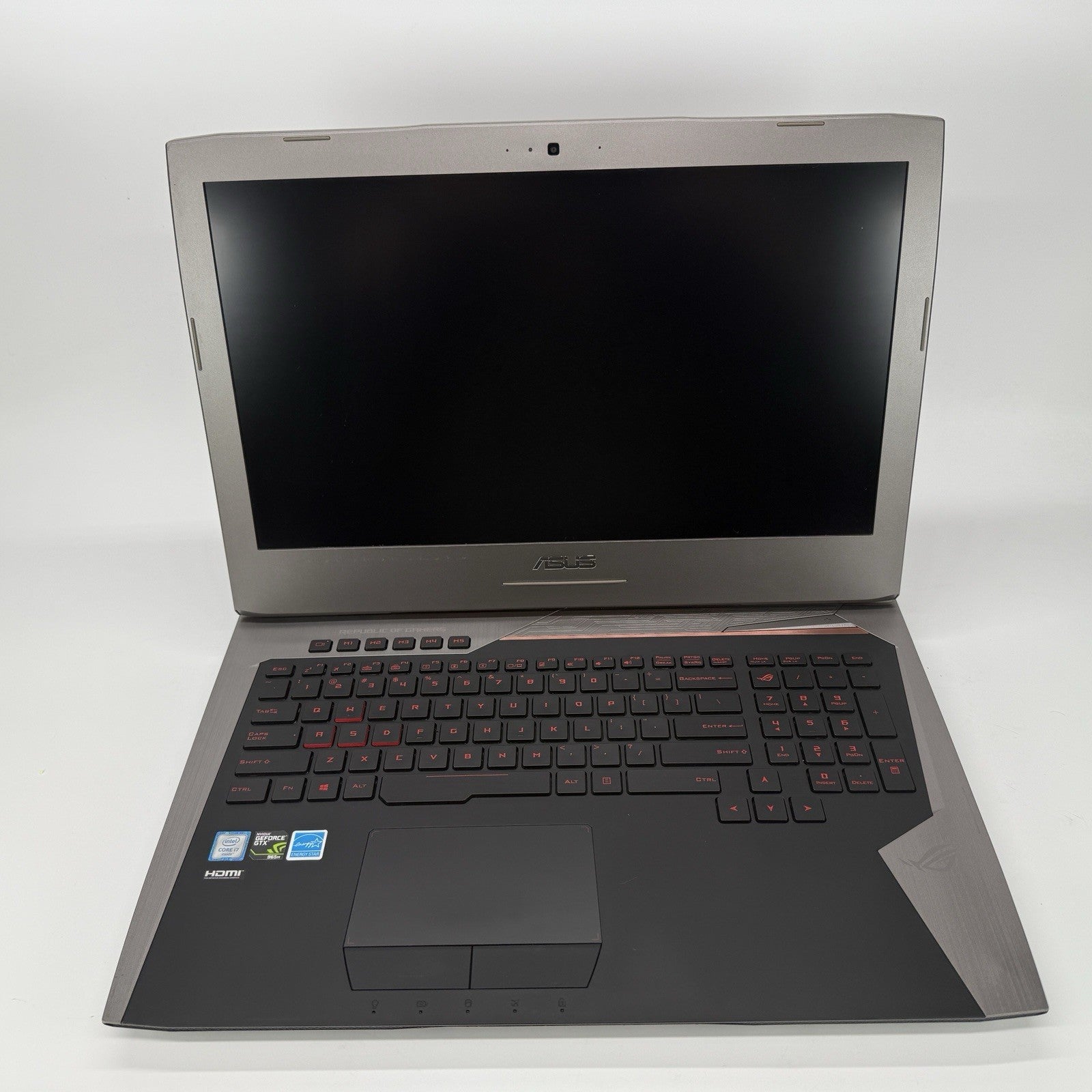 ASUS Republic of Gamers G752VL i7-6700HQ 2.6 GHz 12 GB RAM 128 GB SSD + 512 NVME
