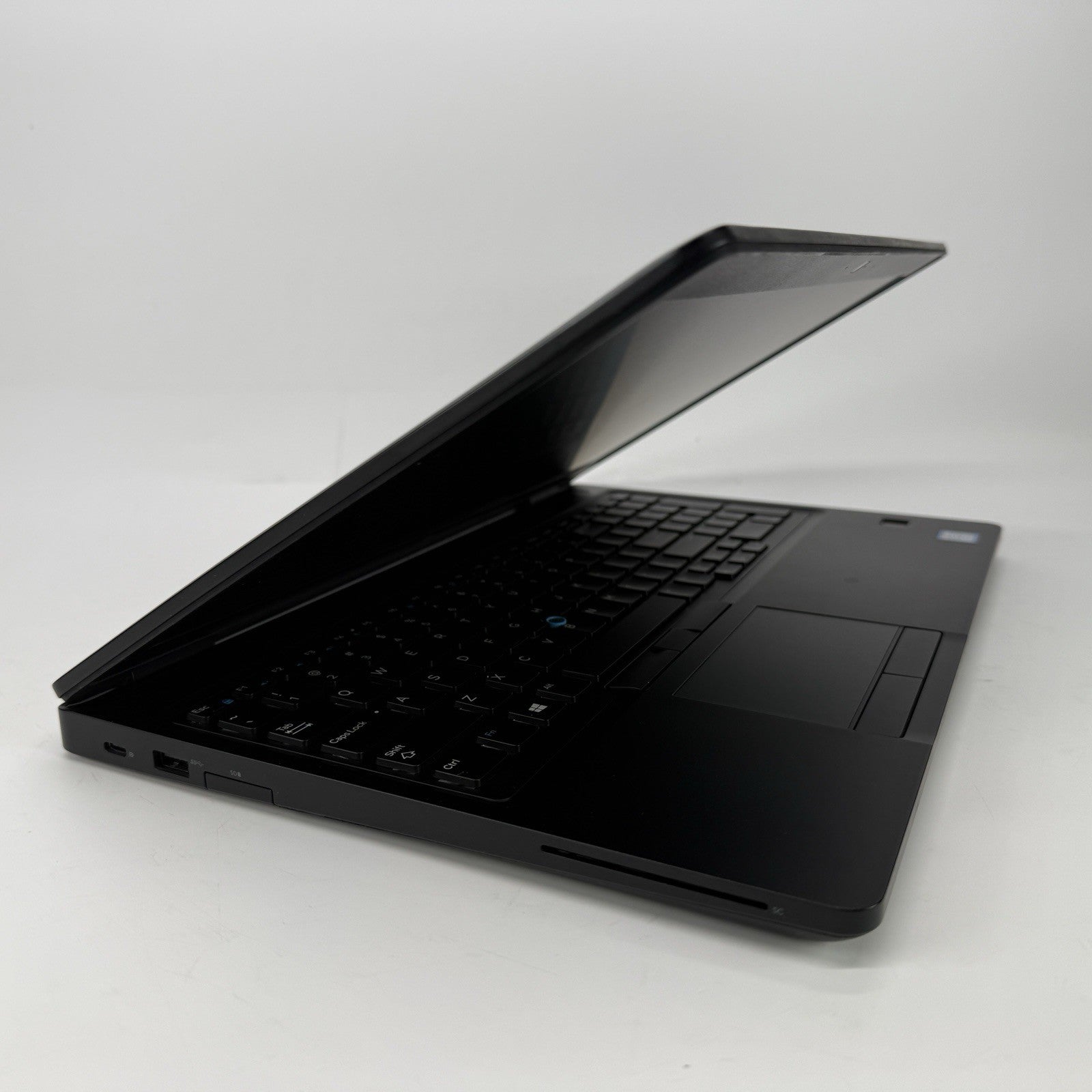 Dell Latitude 5590 Intel i7-8650u 1.90 GHz 16 GB RAM 256 GB SSD (NVMe) Win 11