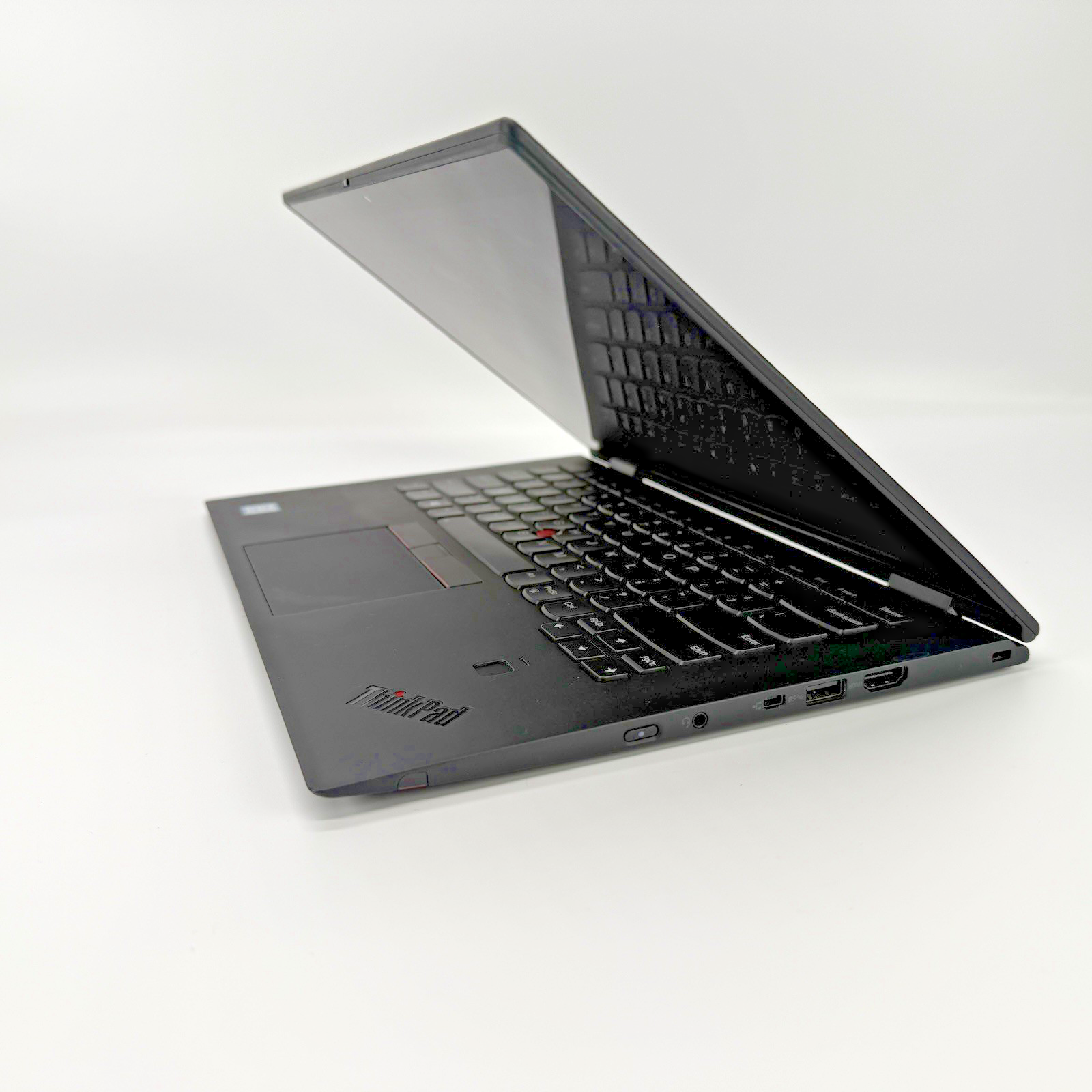 Lenovo ThinkPad x1 Yoga 3rd Gen Intel i5-8250u 8 GB RAM 256 GB SSD (NVMe)